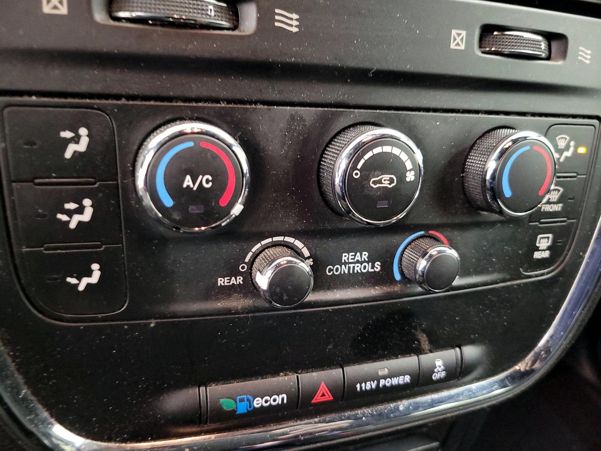 Thumbnail: 2016 Dodge Grand Caravan - 16