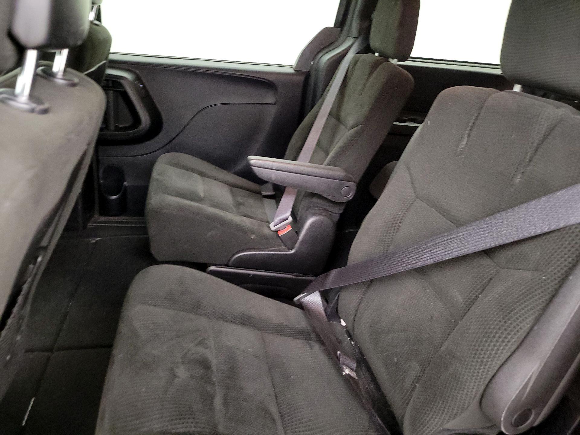 Thumbnail: 2016 Dodge Grand Caravan - 19