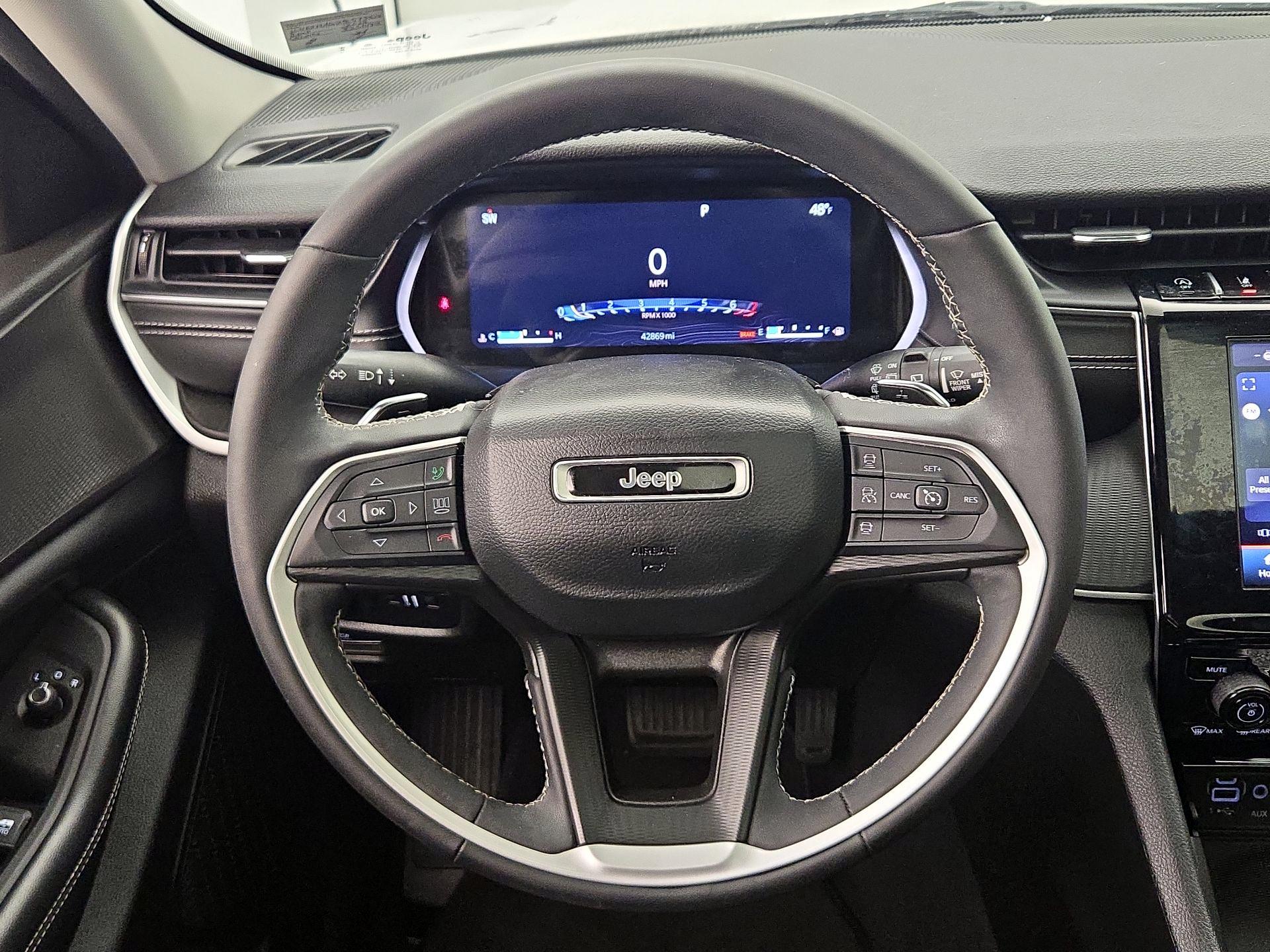 Thumbnail: 2023 Jeep Grand Cherokee - 10