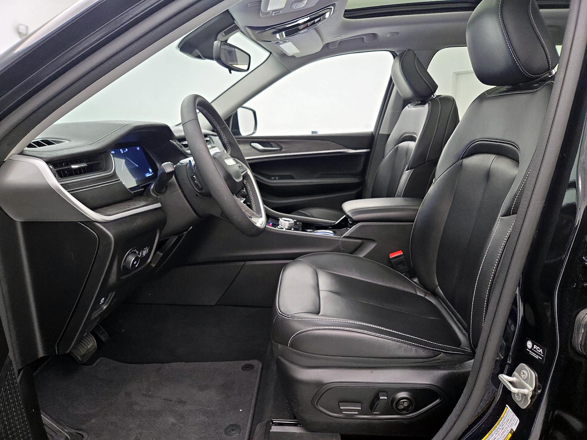 Thumbnail: 2023 Jeep Grand Cherokee - 11