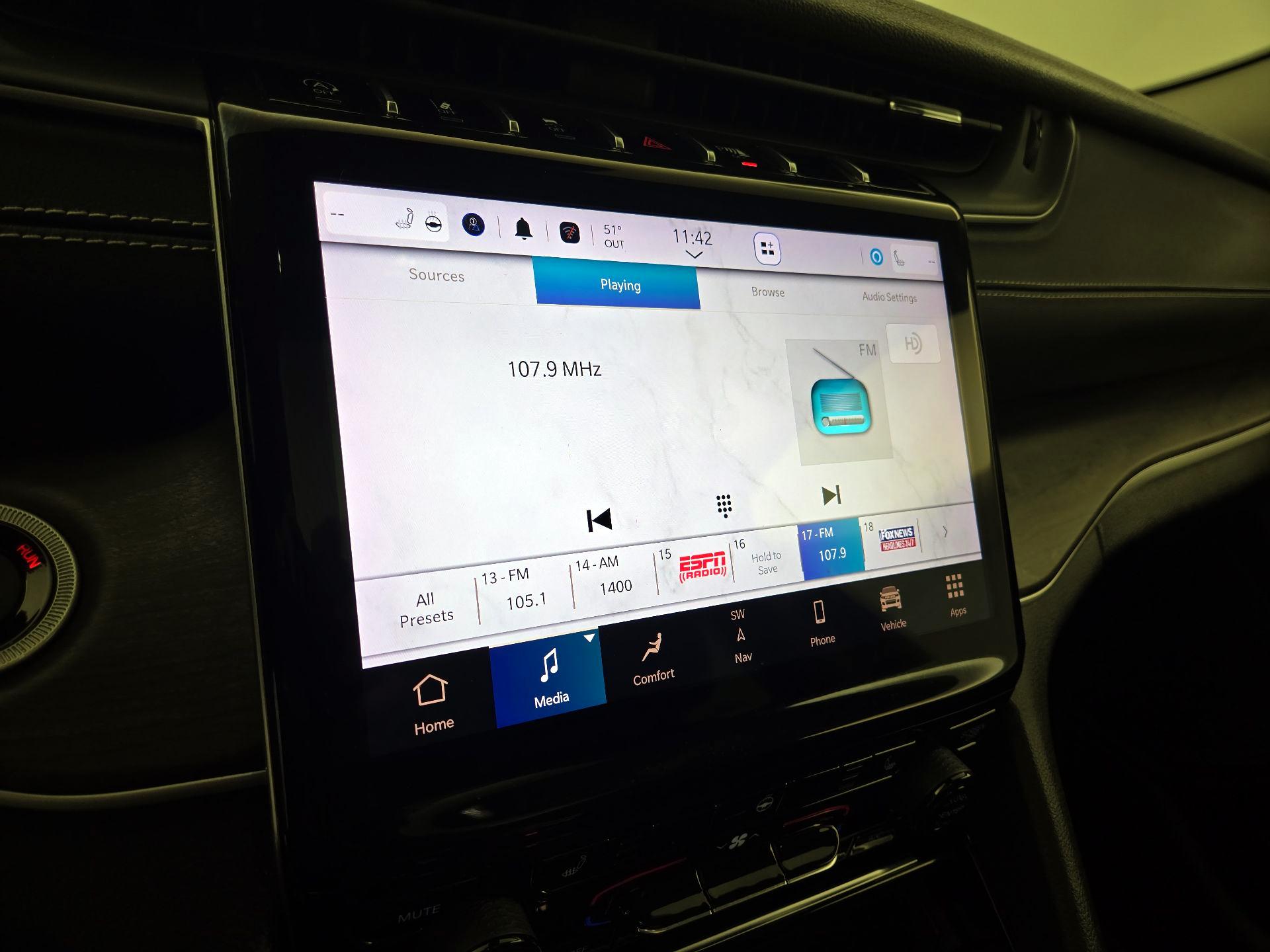 Thumbnail: 2023 Jeep Grand Cherokee - 16