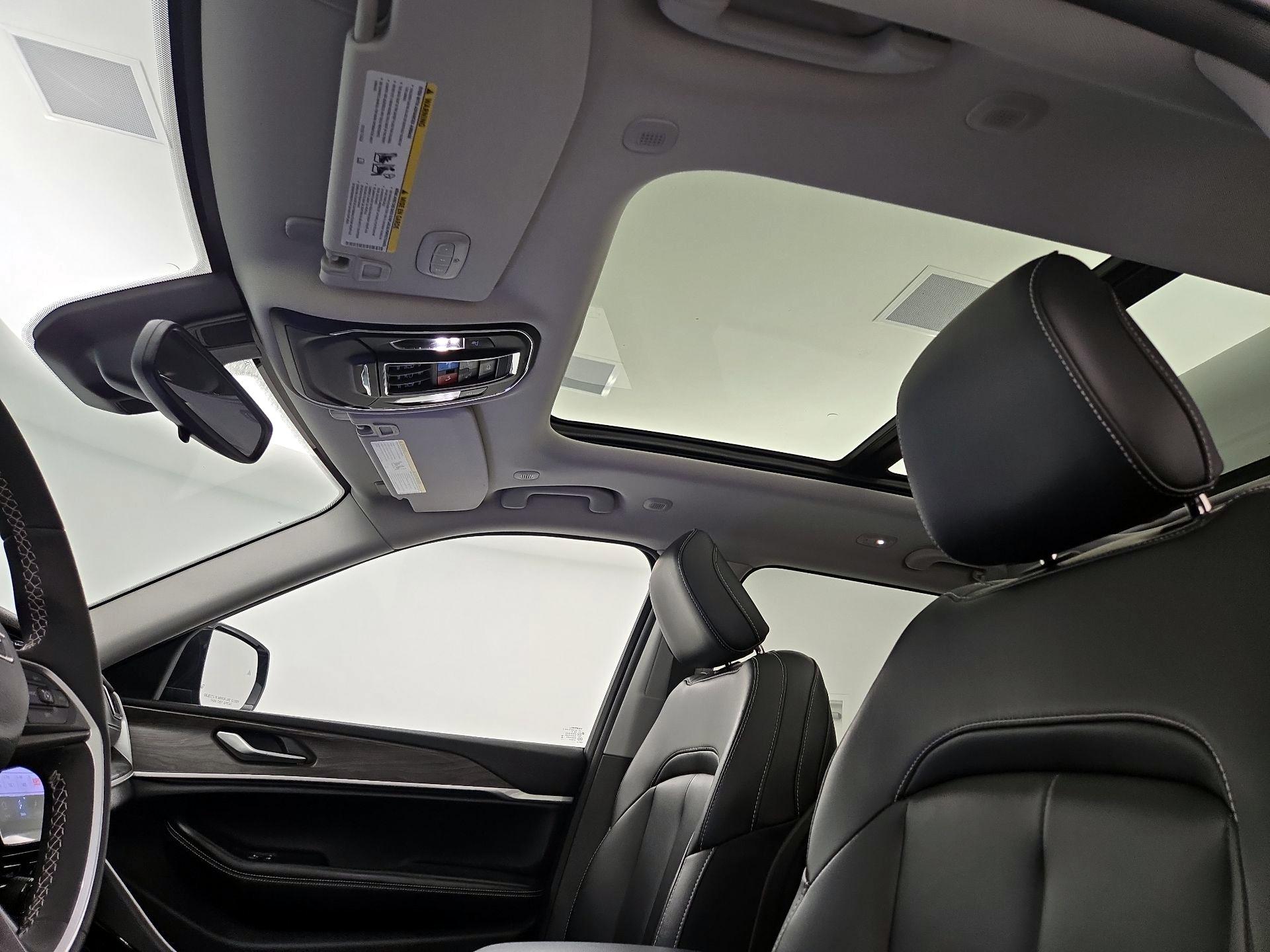 Thumbnail: 2023 Jeep Grand Cherokee - 20