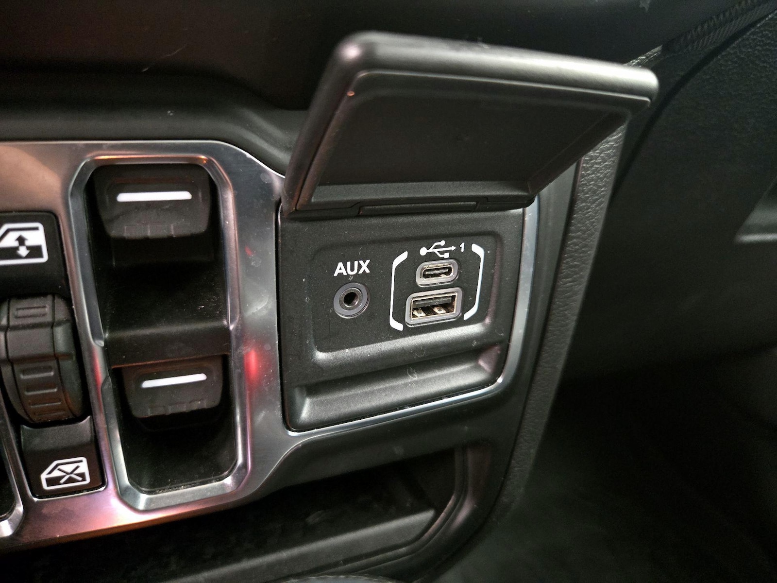 2023 Jeep Wrangler 4xe Willys 4XE - Photo 19
