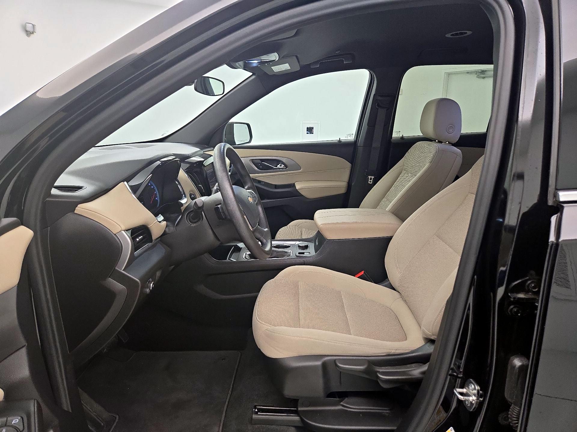 Thumbnail: 2023 Chevrolet Traverse - 11