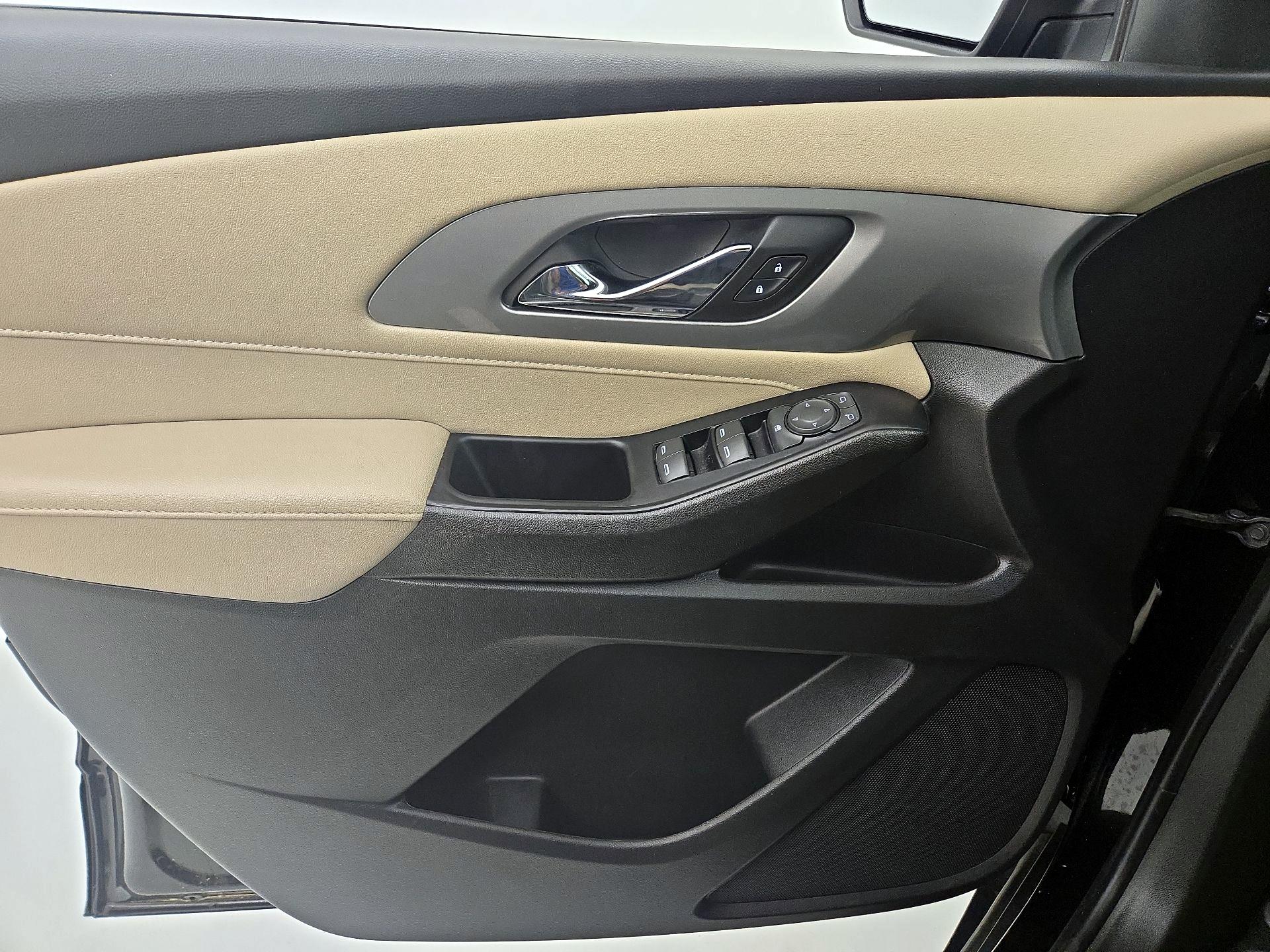 Thumbnail: 2023 Chevrolet Traverse - 12