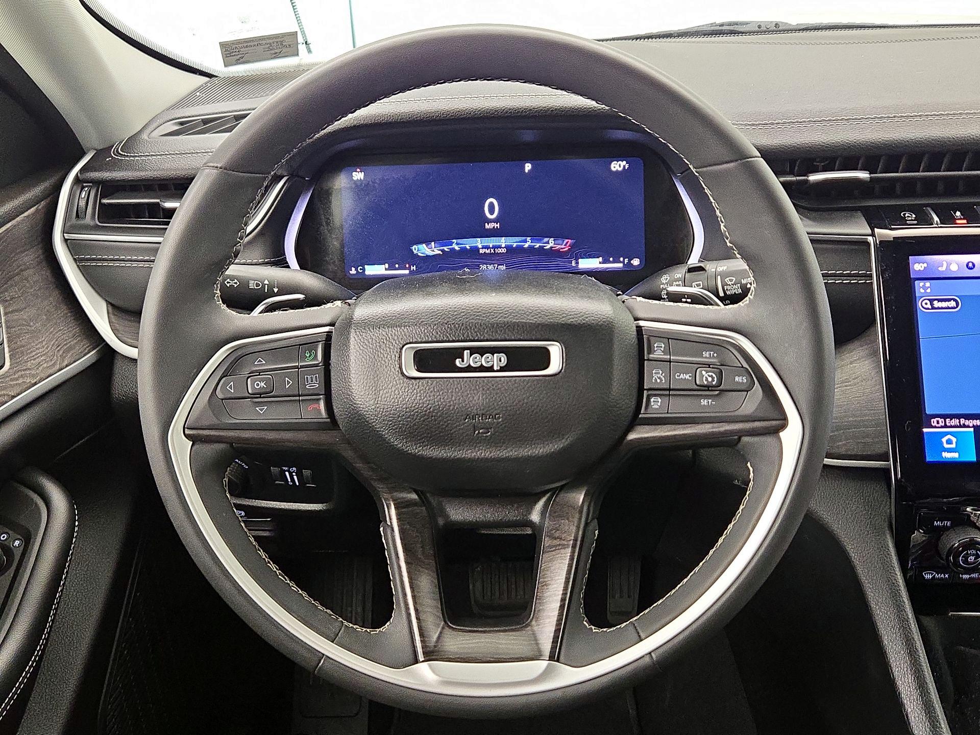 Thumbnail: 2023 Jeep Grand Cherokee - 10