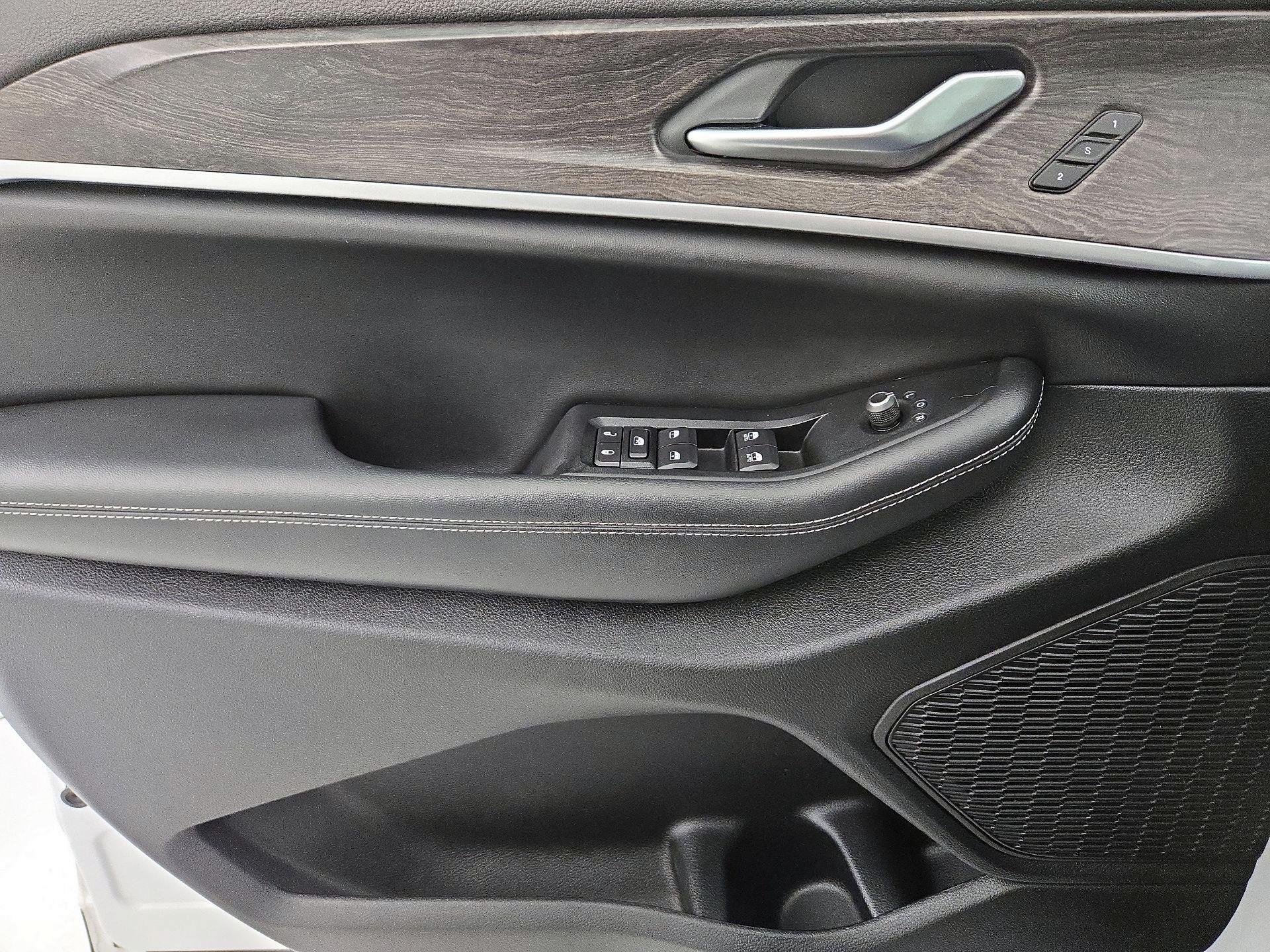 Thumbnail: 2023 Jeep Grand Cherokee - 12
