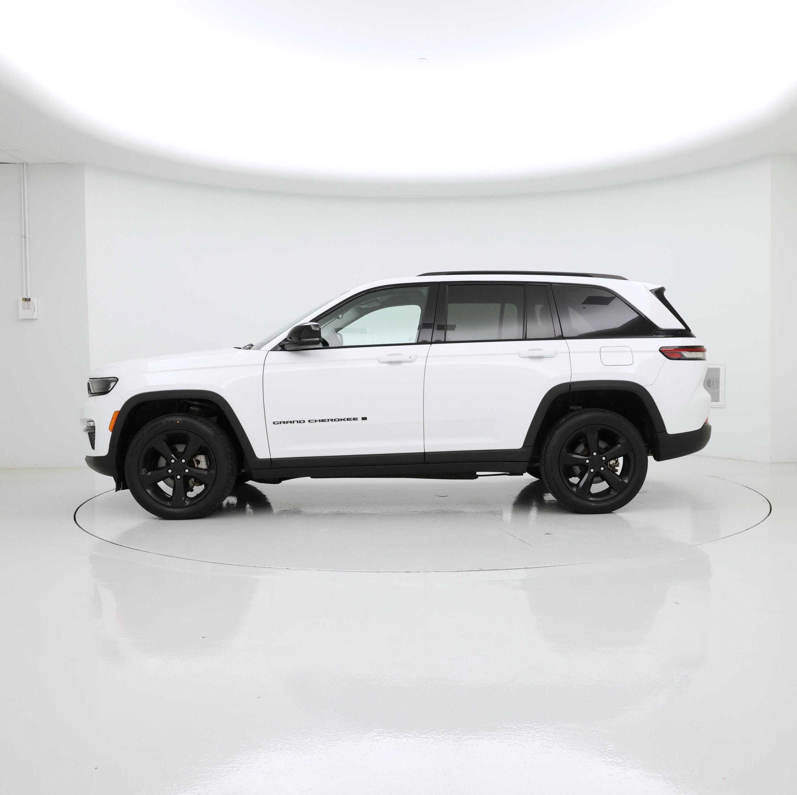 Thumbnail: 2023 Jeep Grand Cherokee - 3