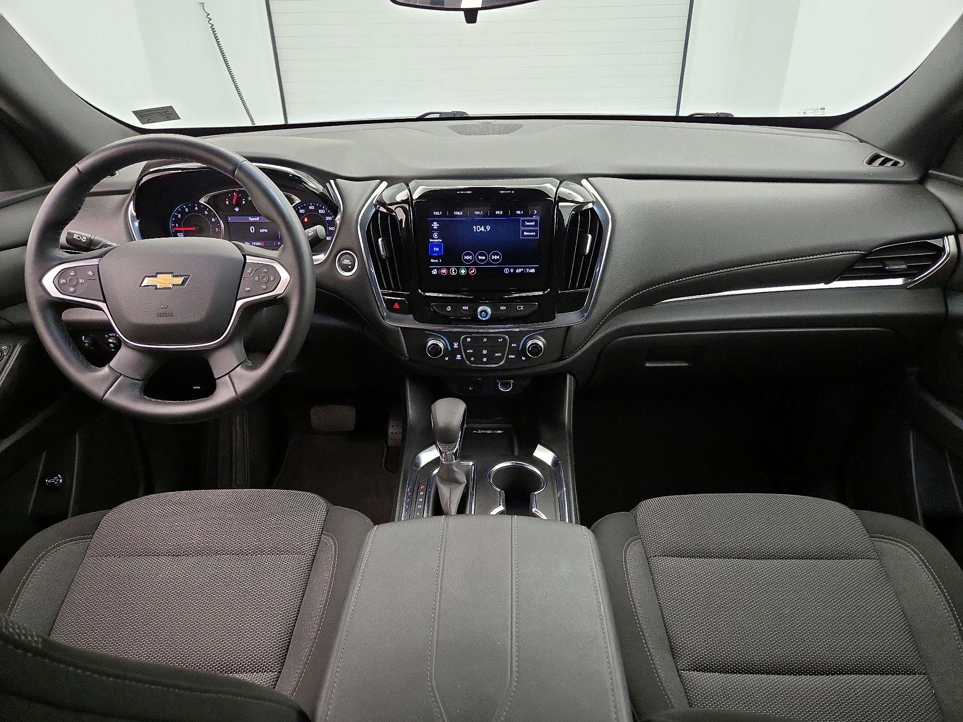 Thumbnail: 2023 Chevrolet Traverse - 9