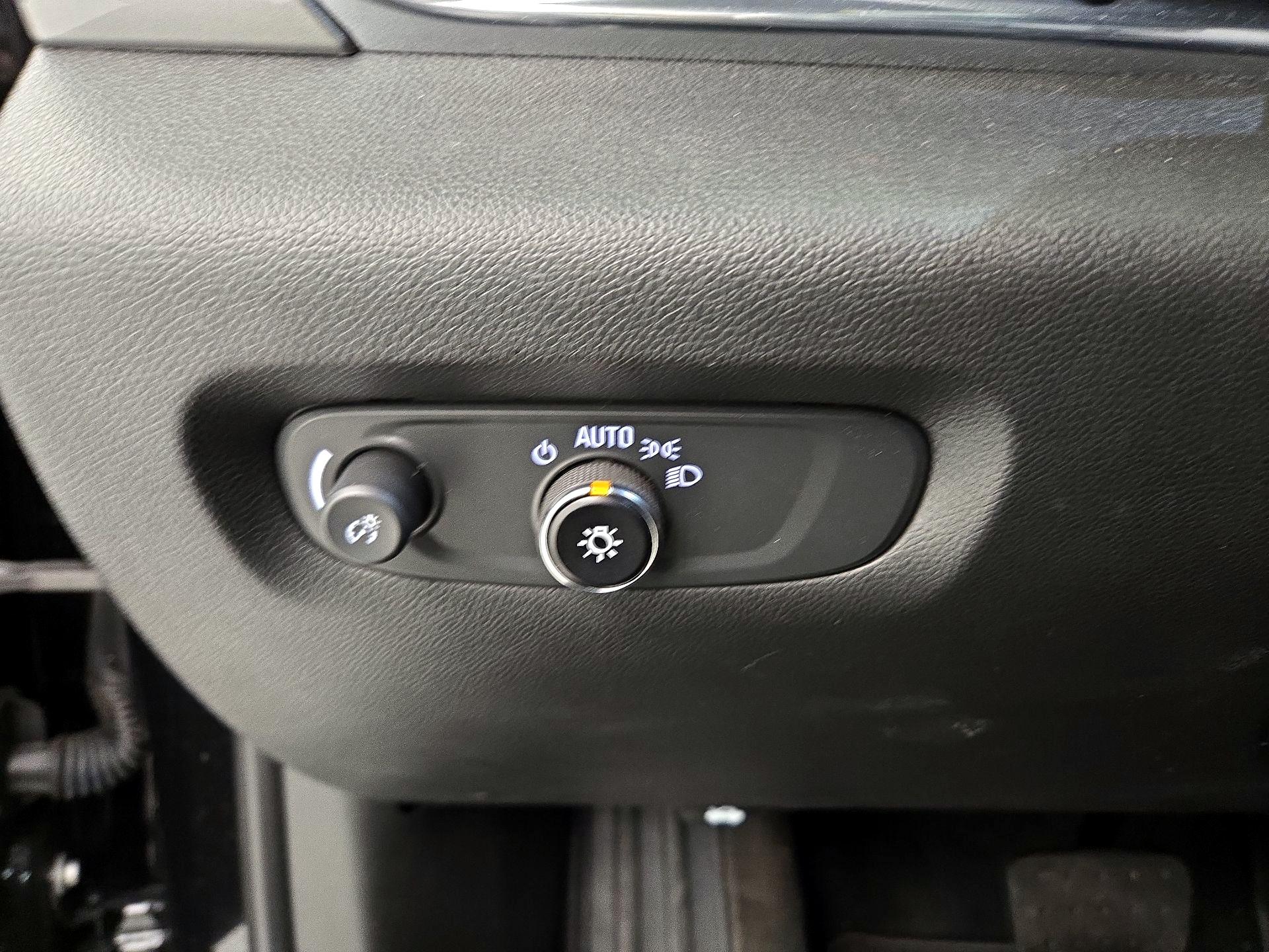 Thumbnail: 2023 Chevrolet Traverse - 13