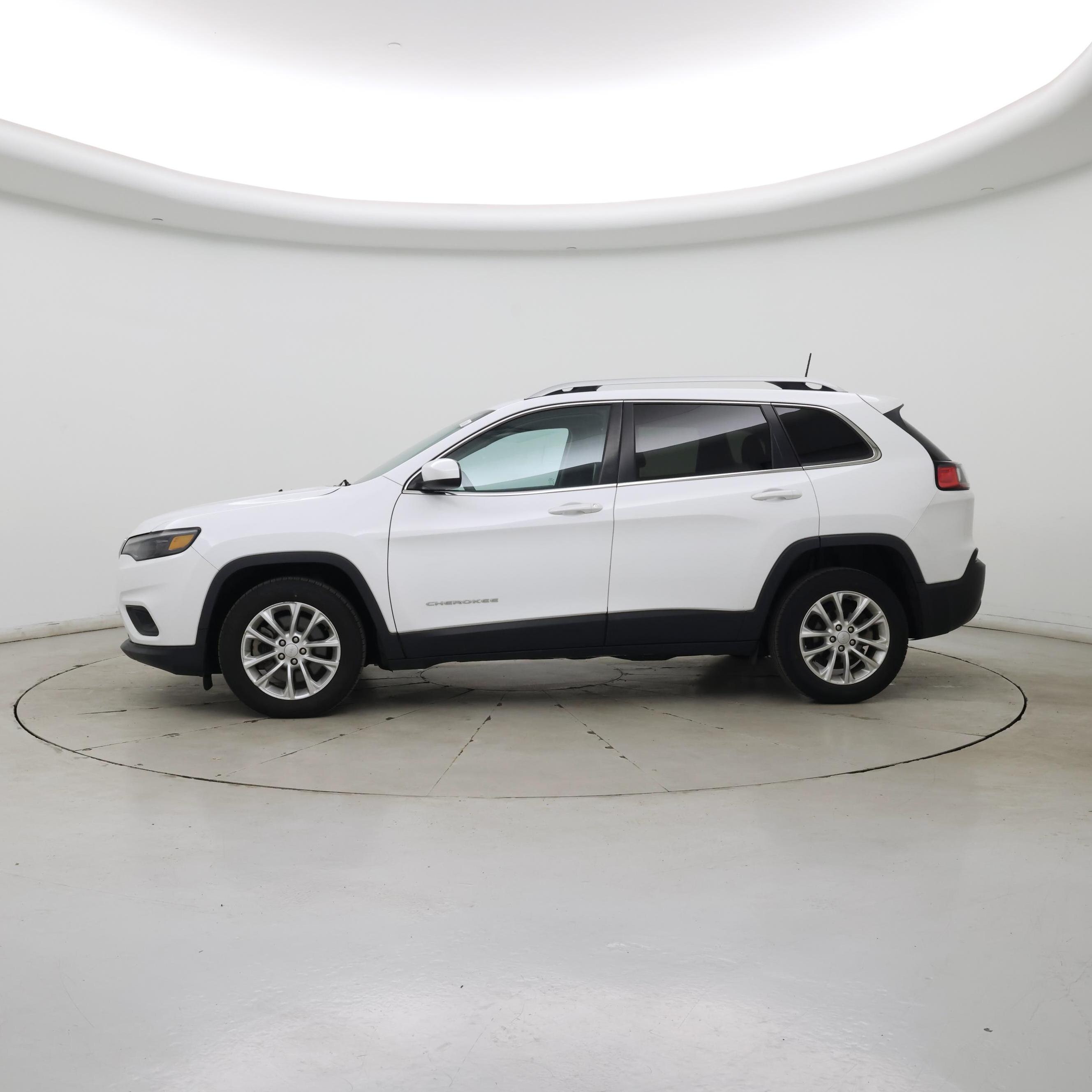 Thumbnail: 2019 Jeep Cherokee - 3