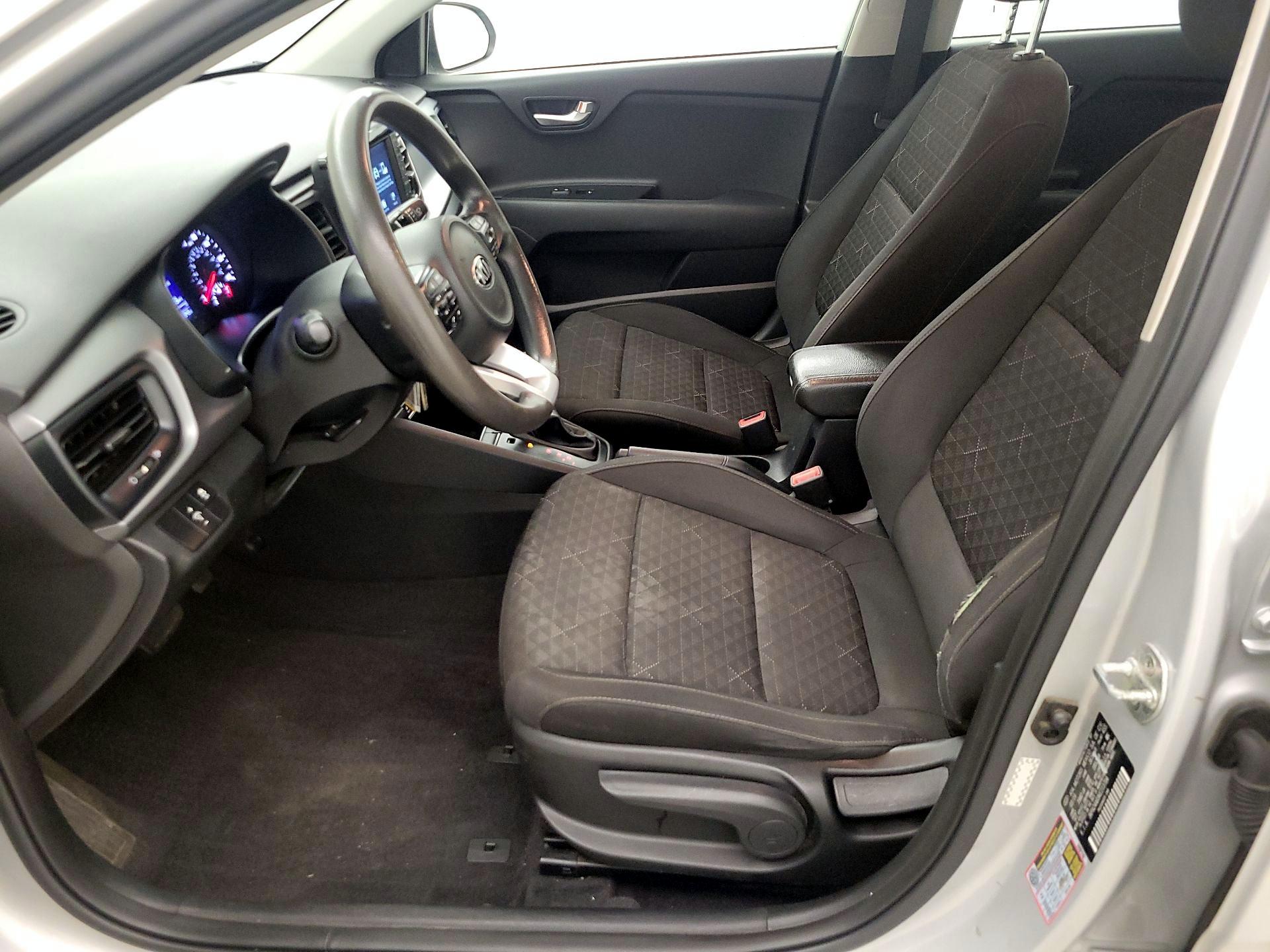 Thumbnail: 2019 Kia Rio - 11