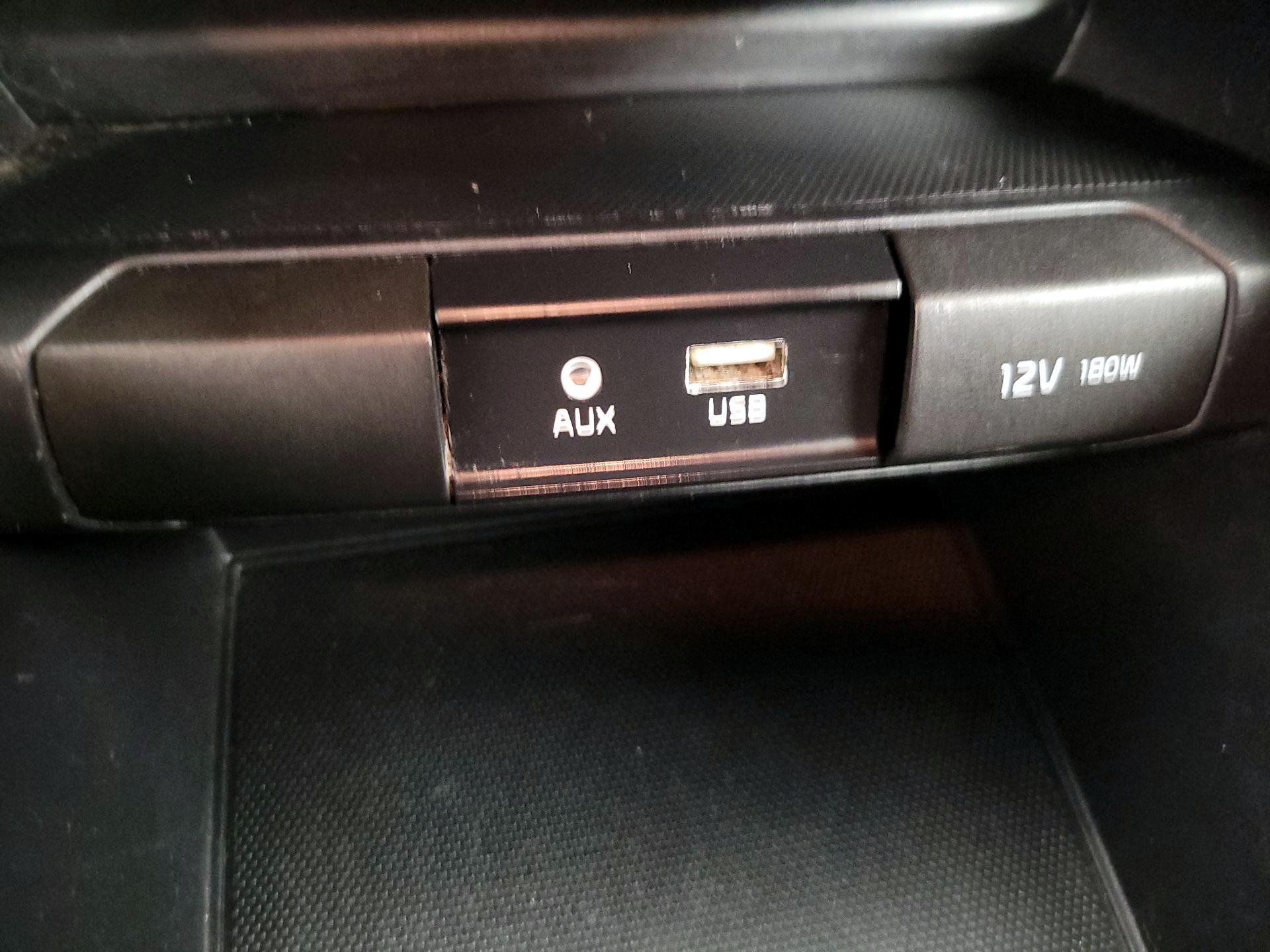 Thumbnail: 2019 Kia Rio - 18