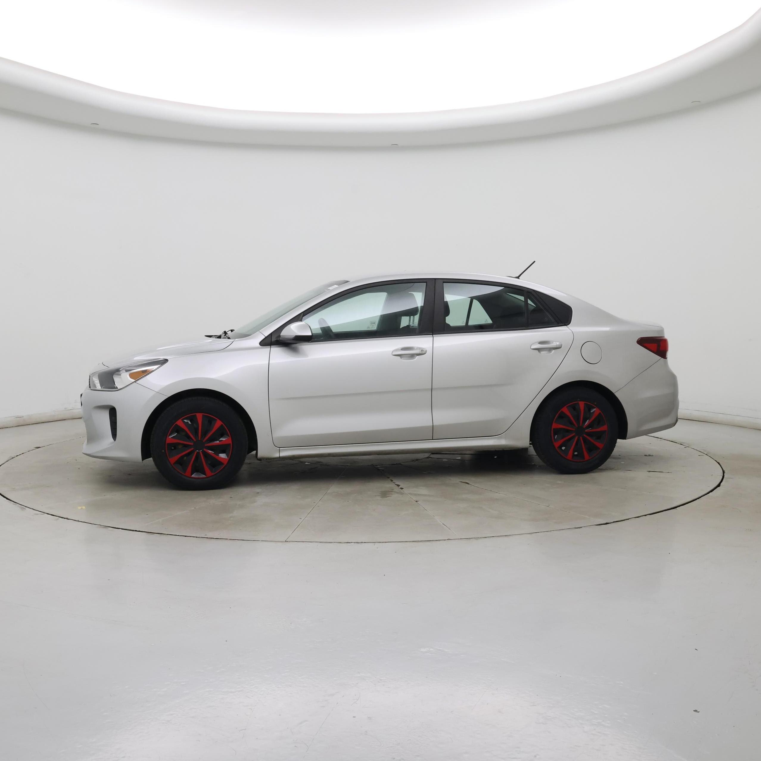 Thumbnail: 2019 Kia Rio - 3