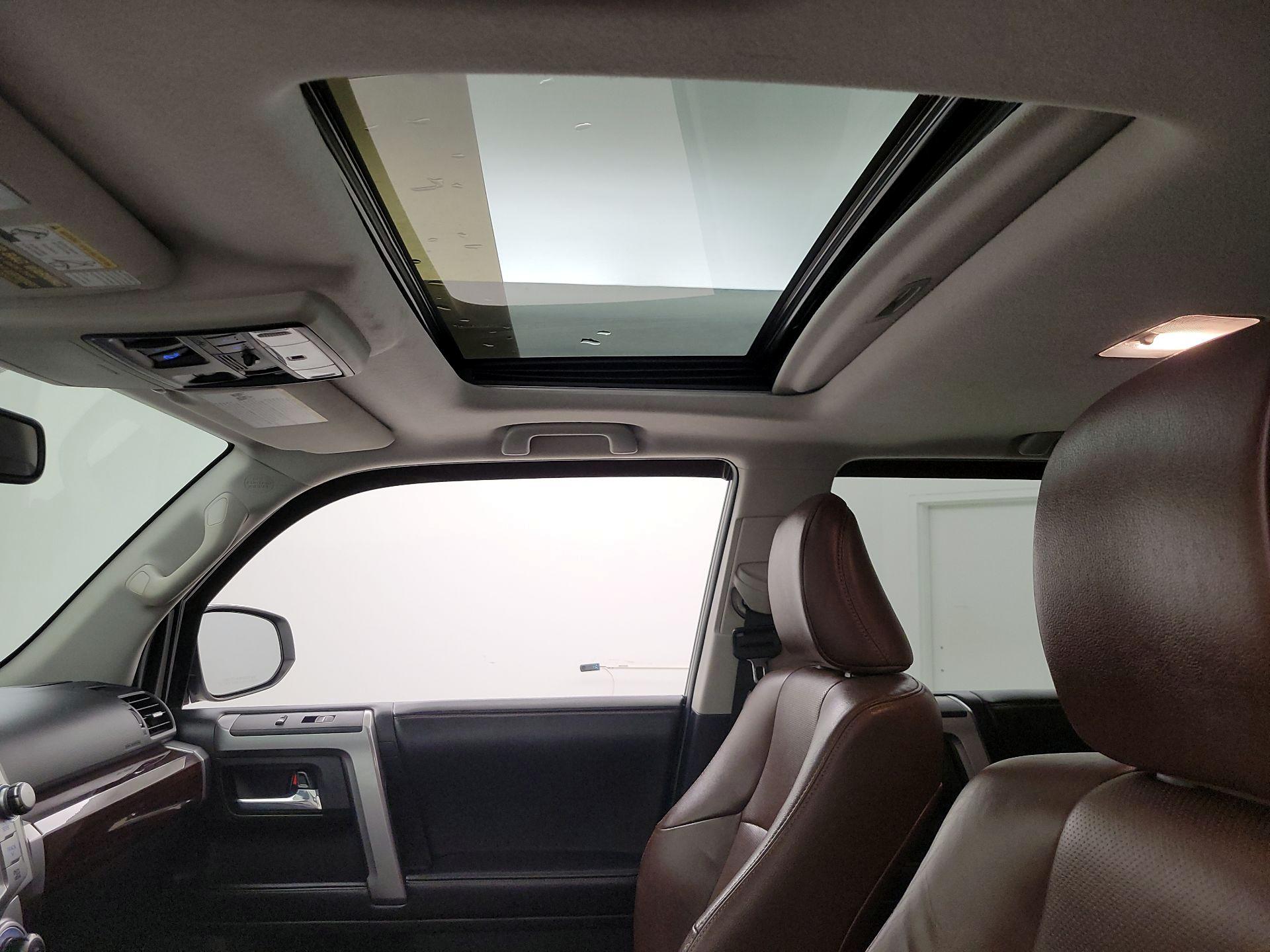 Thumbnail: 2016 Toyota 4Runner - 20