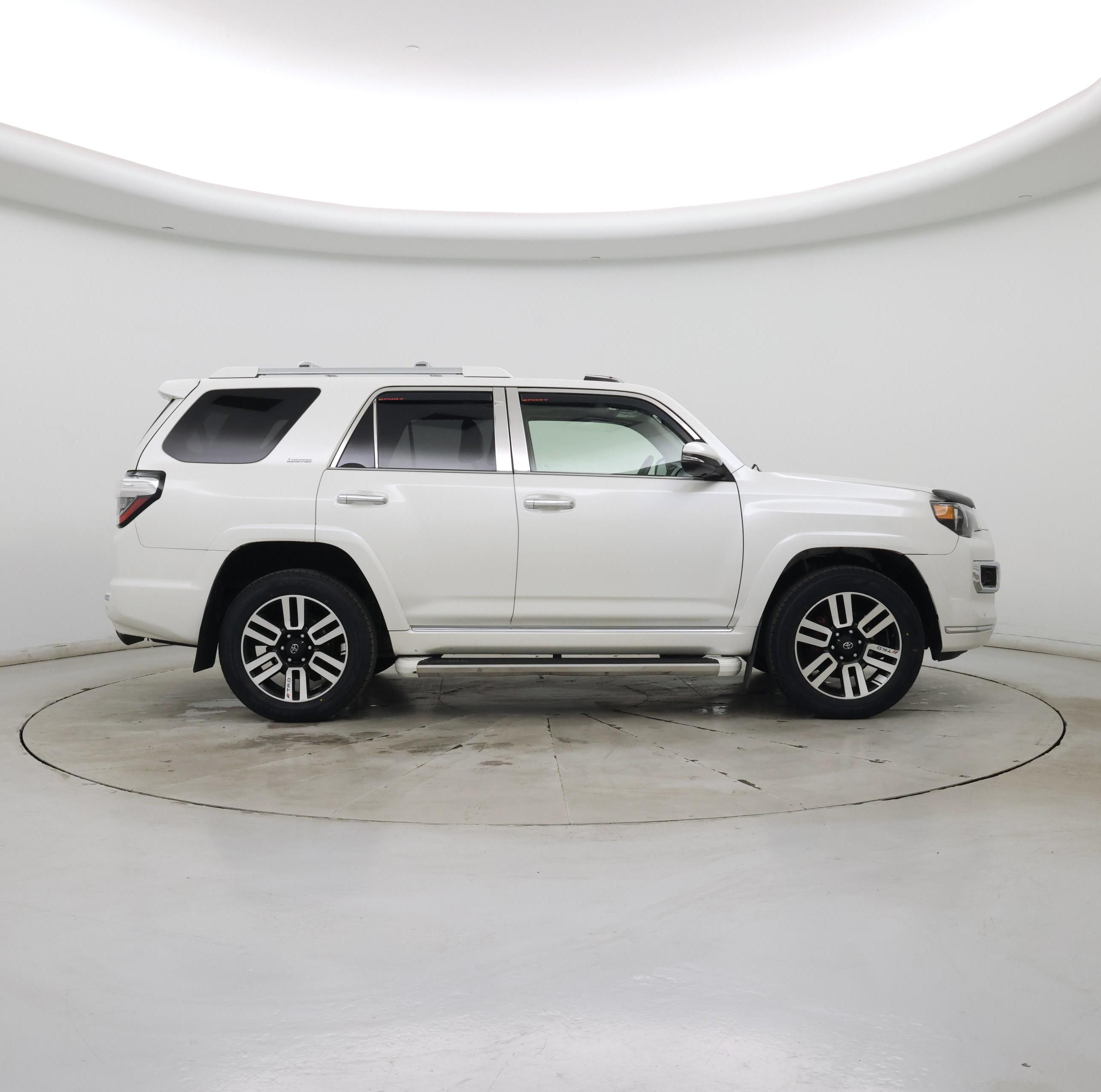 Thumbnail: 2016 Toyota 4Runner - 7