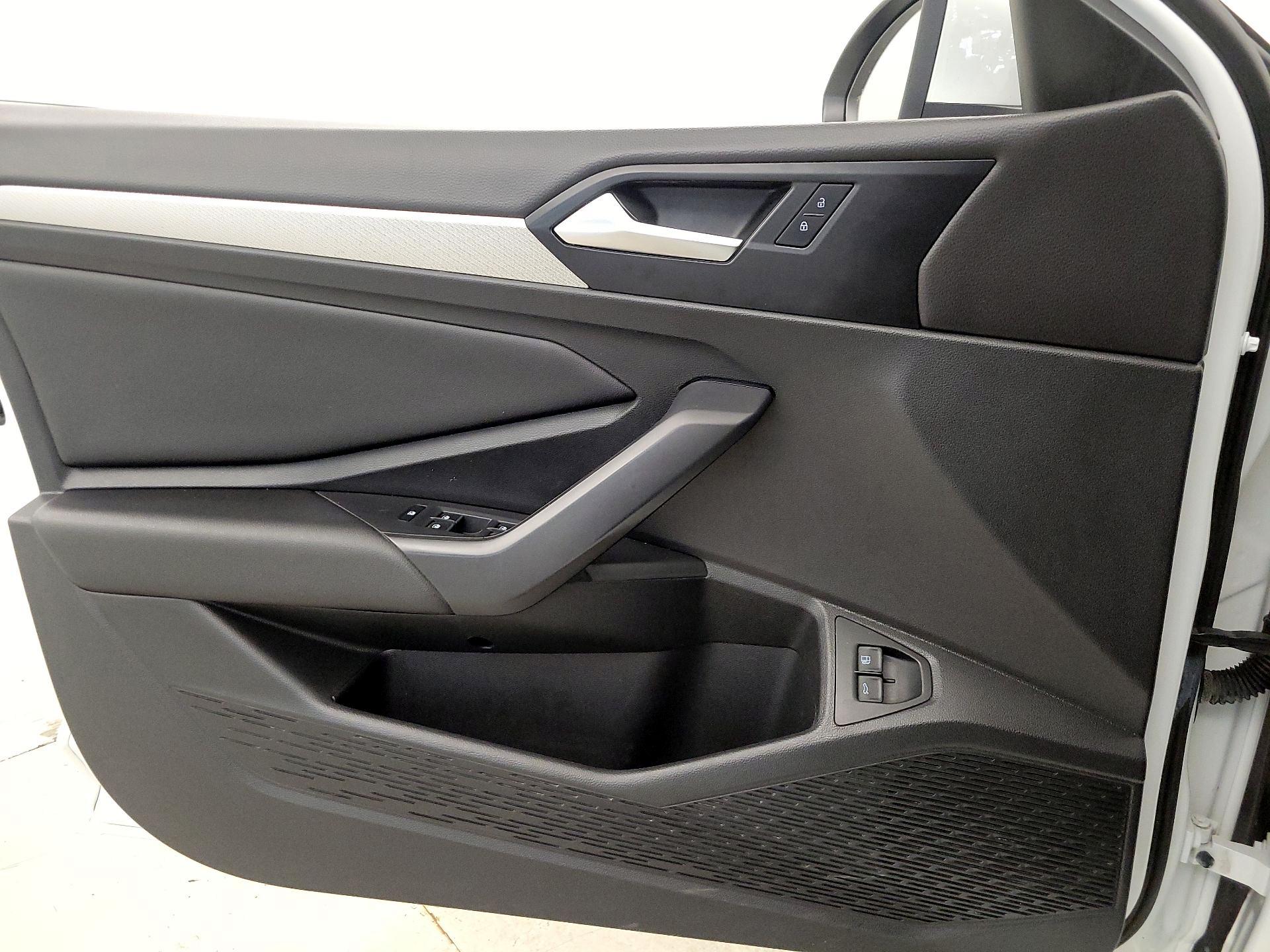 Thumbnail: 2021 Volkswagen Jetta - 12