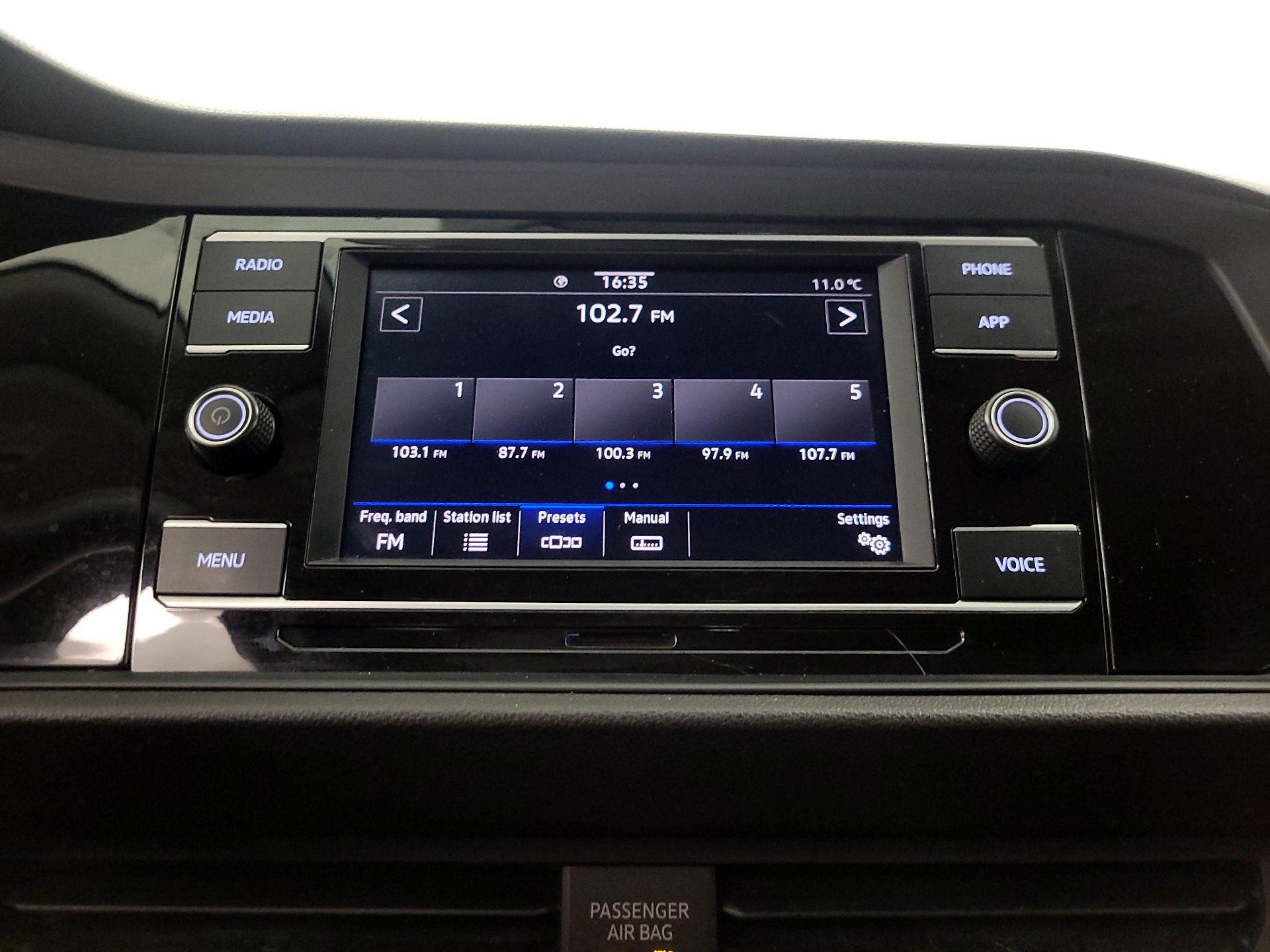 Thumbnail: 2021 Volkswagen Jetta - 15