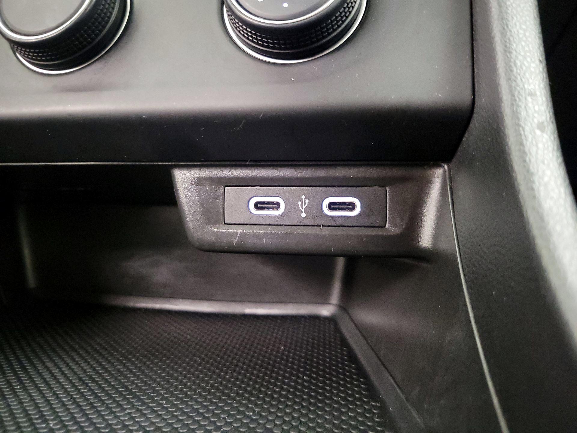 Thumbnail: 2021 Volkswagen Jetta - 18