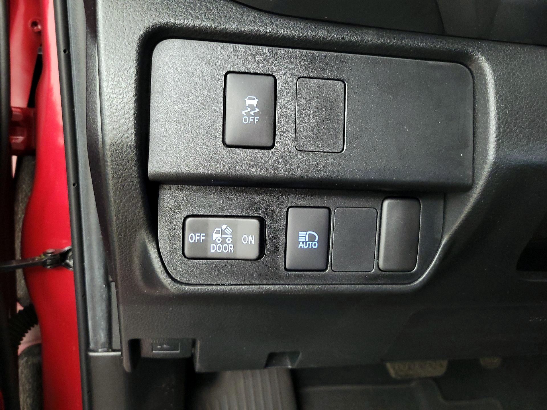 Thumbnail: 2022 Toyota Tacoma - 13