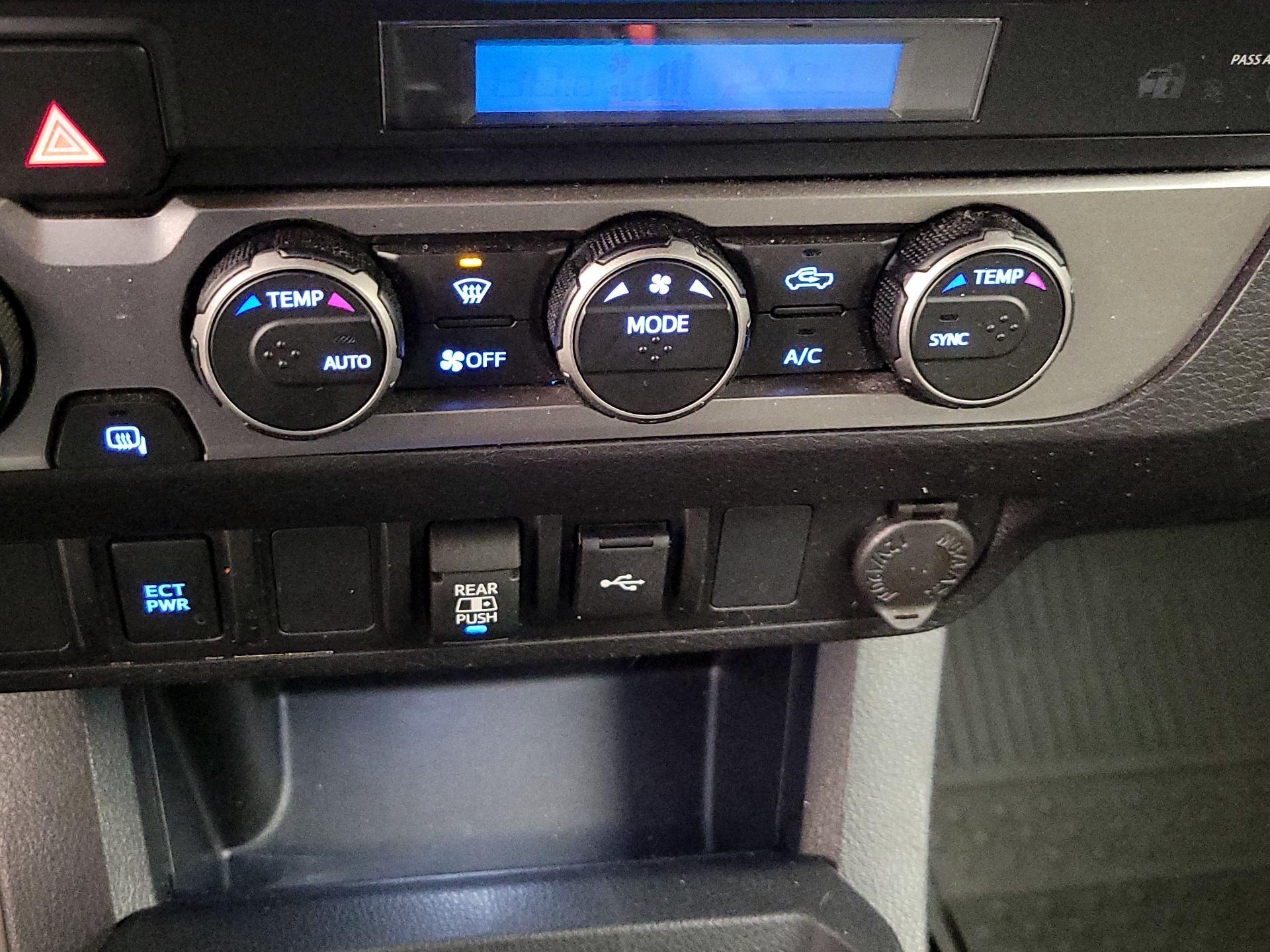 Thumbnail: 2022 Toyota Tacoma - 16