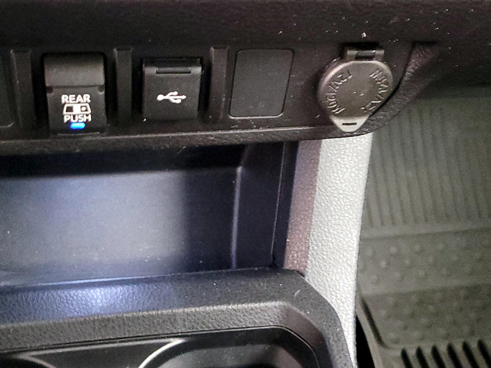 Thumbnail: 2022 Toyota Tacoma - 18