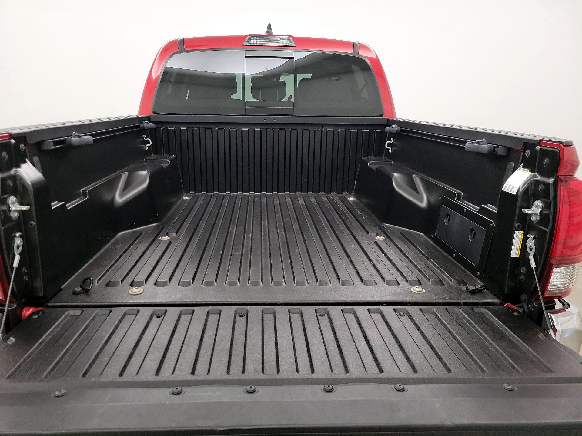 Thumbnail: 2022 Toyota Tacoma - 20