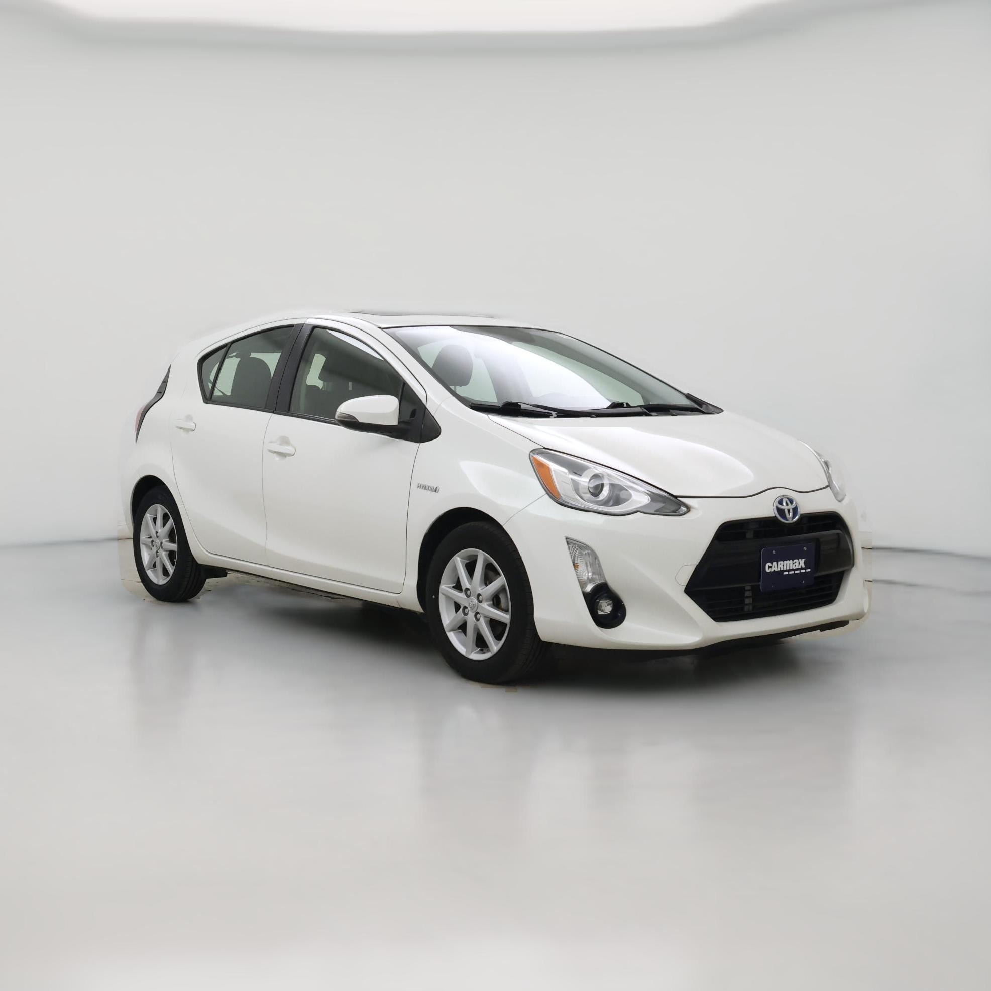 Thumbnail: 2015 Toyota Prius c - 1