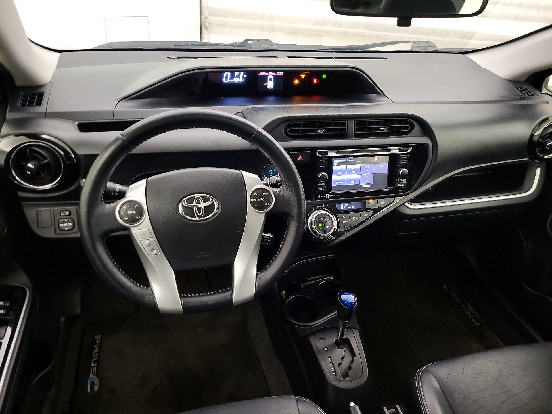Thumbnail: 2015 Toyota Prius c - 10