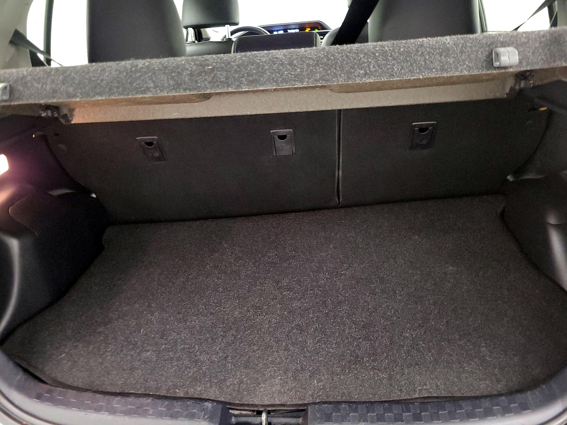 Thumbnail: 2015 Toyota Prius c - 20