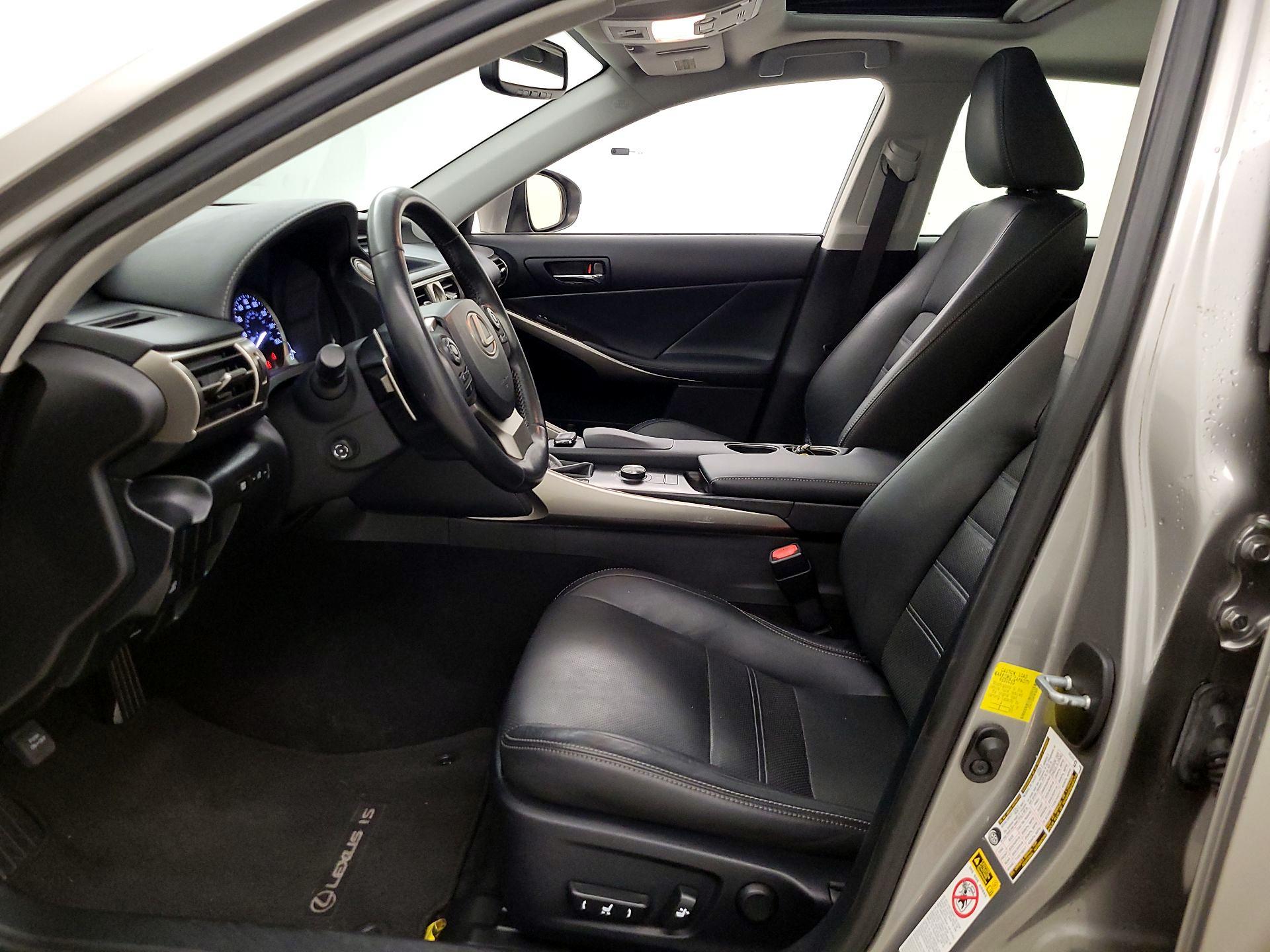 Thumbnail: 2015 Lexus IS - 11