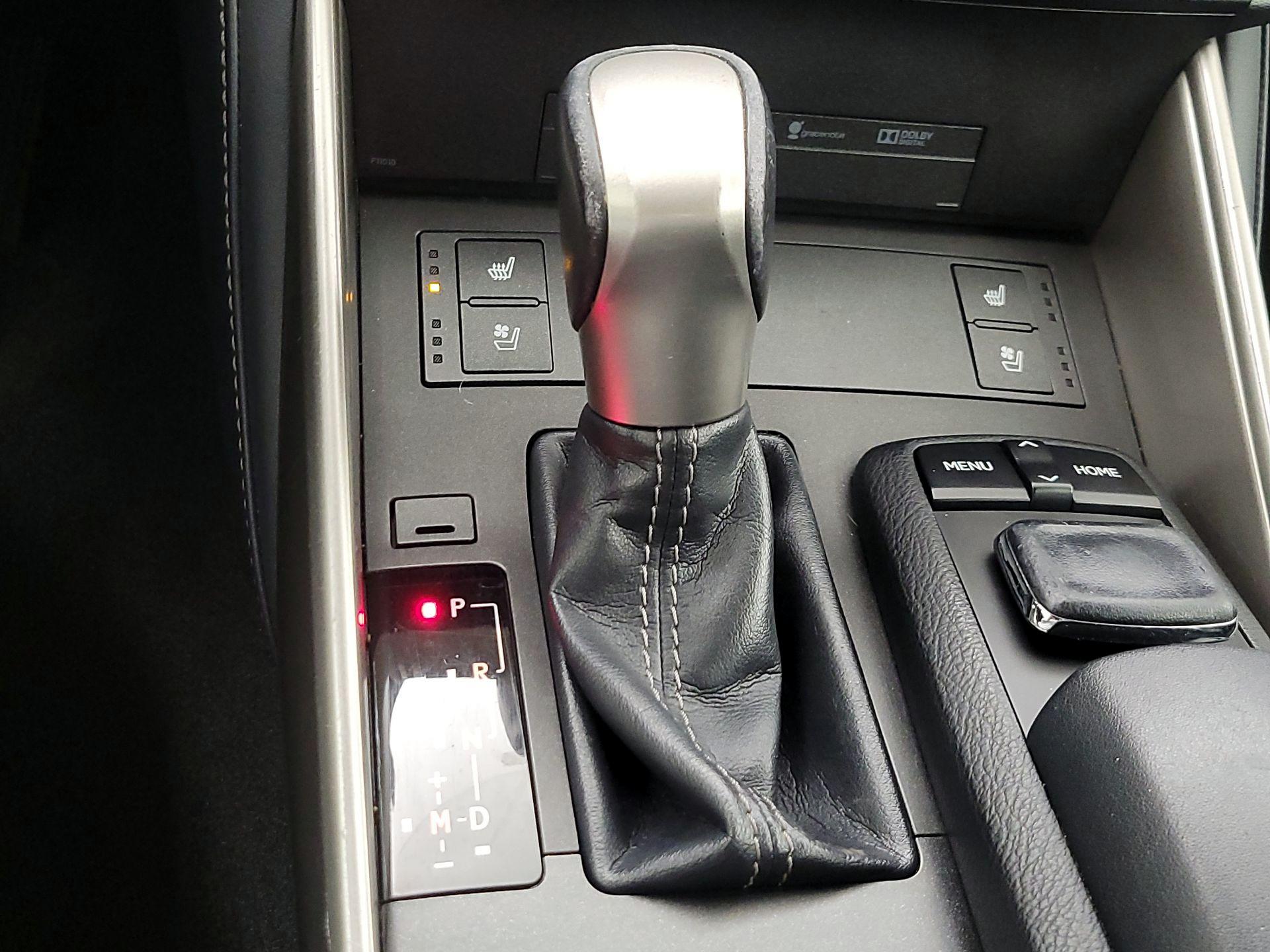 Thumbnail: 2015 Lexus IS - 18