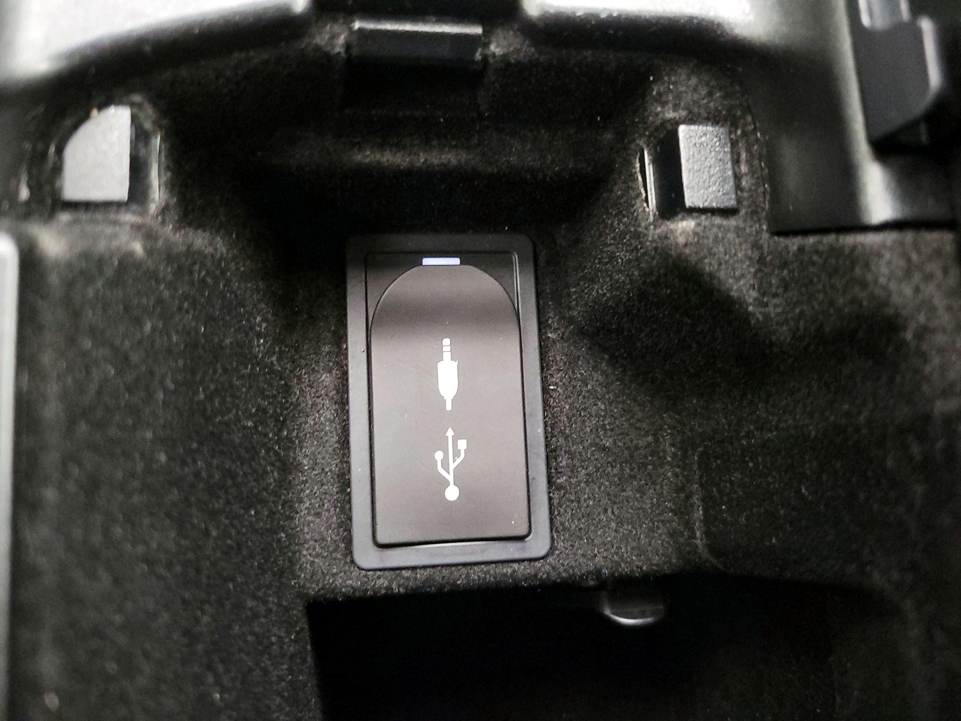 Thumbnail: 2015 Lexus IS - 19