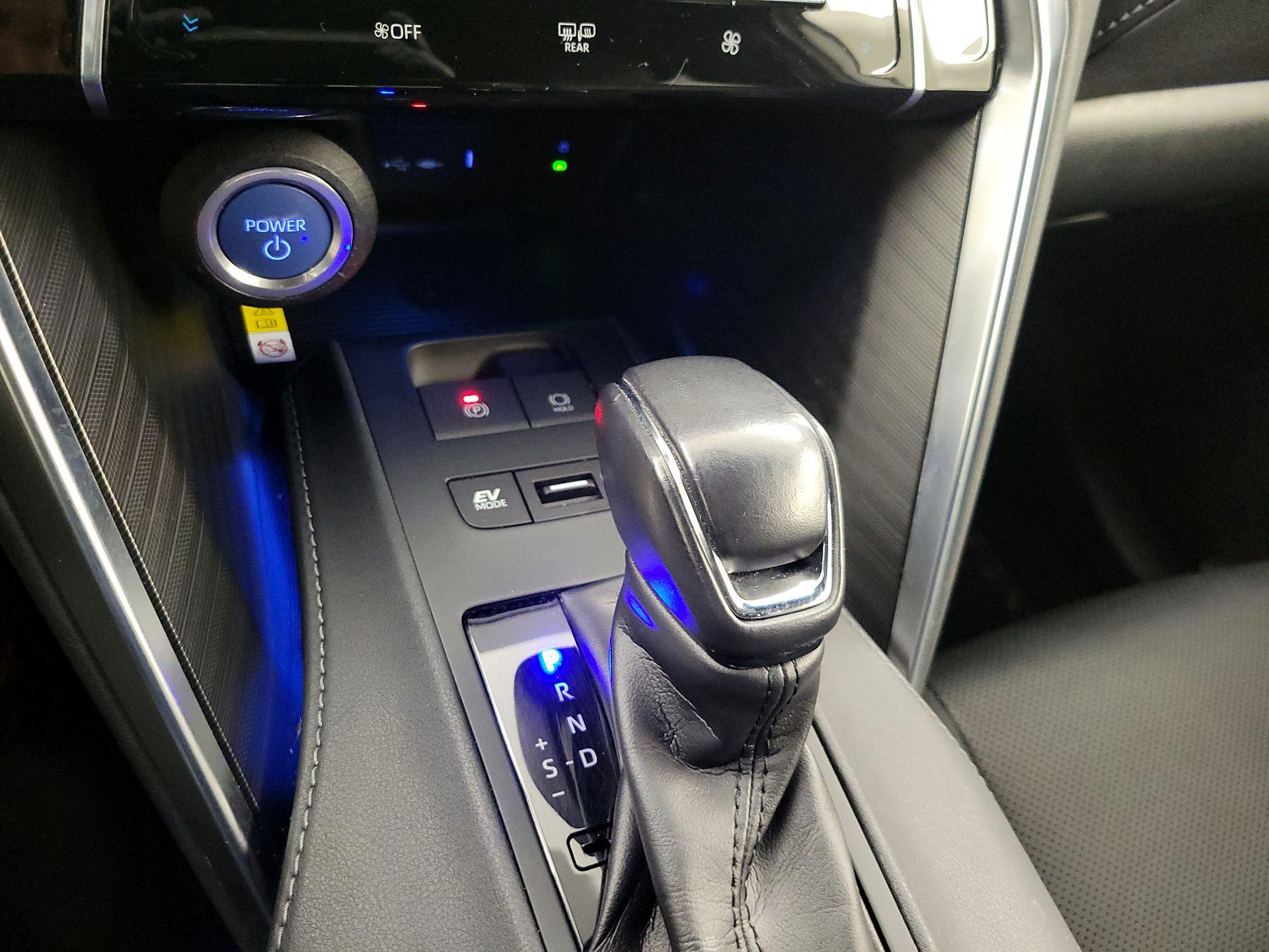 Thumbnail: 2021 Toyota Venza - 18