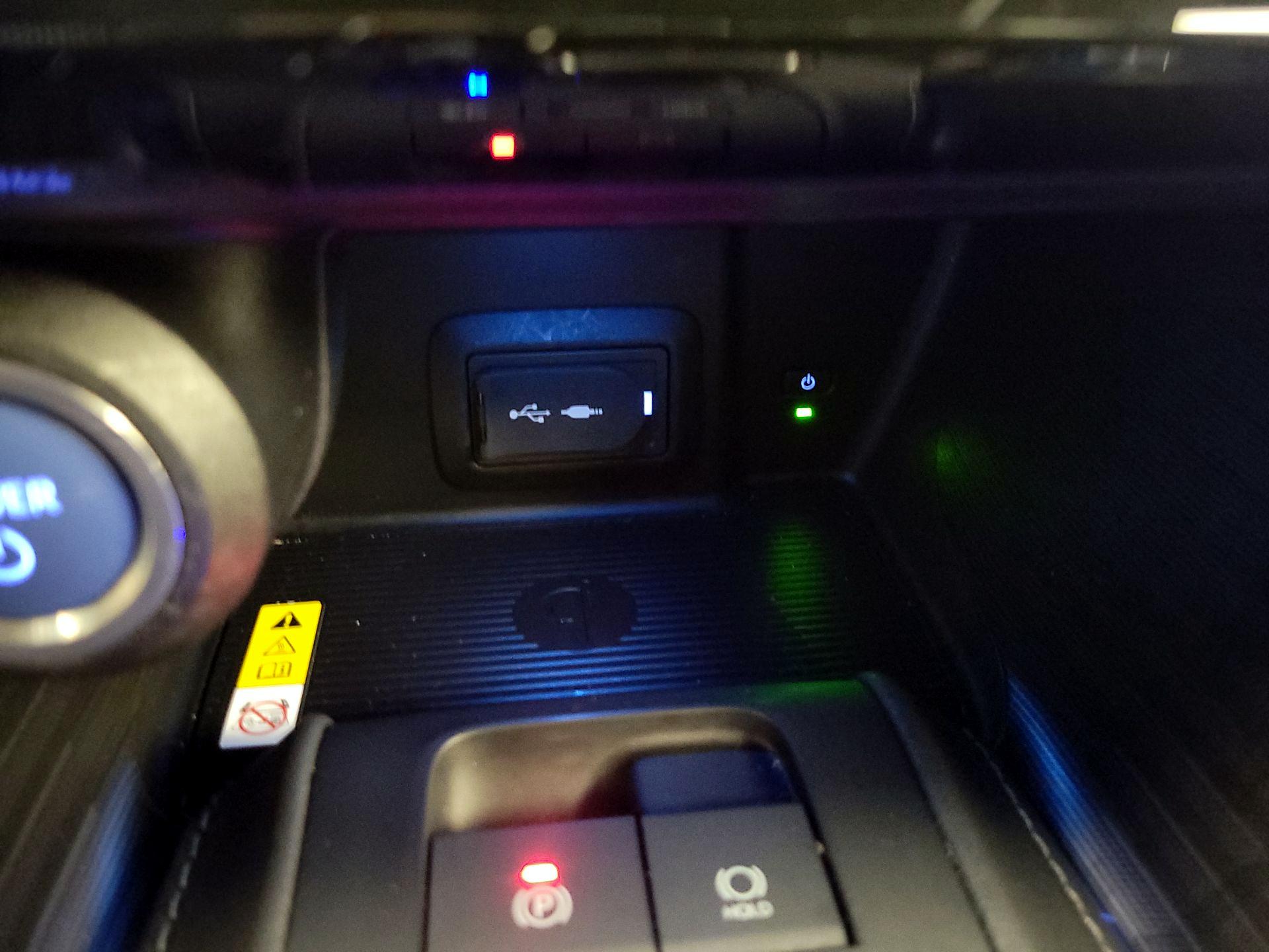 Thumbnail: 2021 Toyota Venza - 19