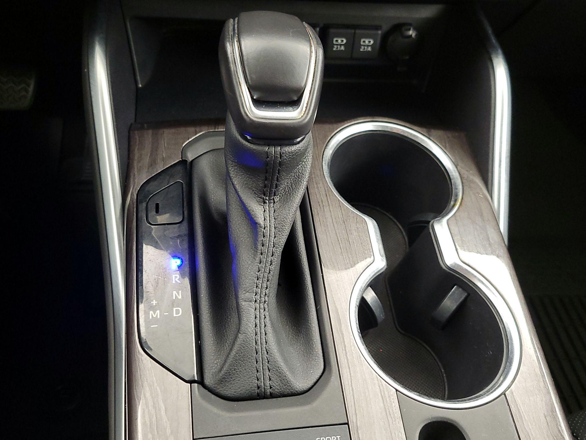 Thumbnail: 2021 Toyota Highlander - 18