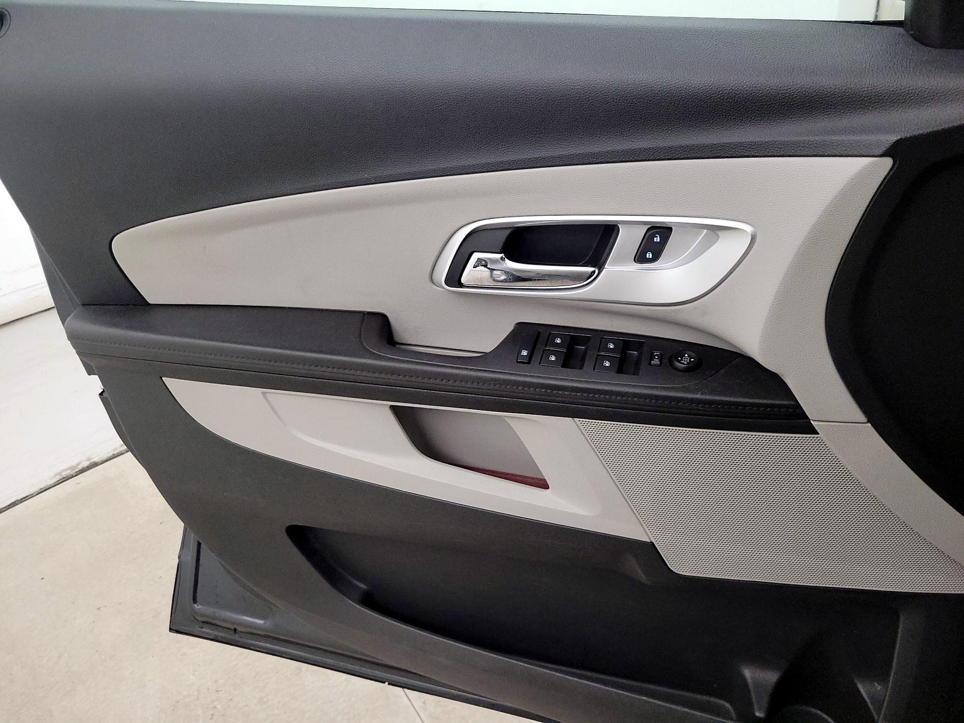 Thumbnail: 2017 Chevrolet Equinox - 12