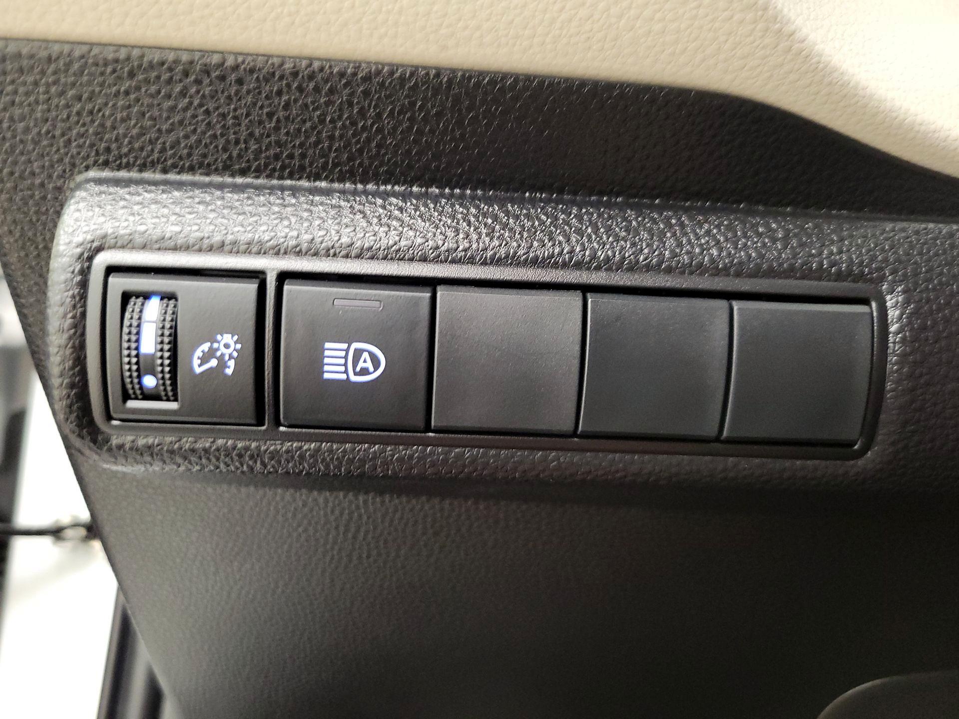 Thumbnail: 2022 Toyota Corolla - 13