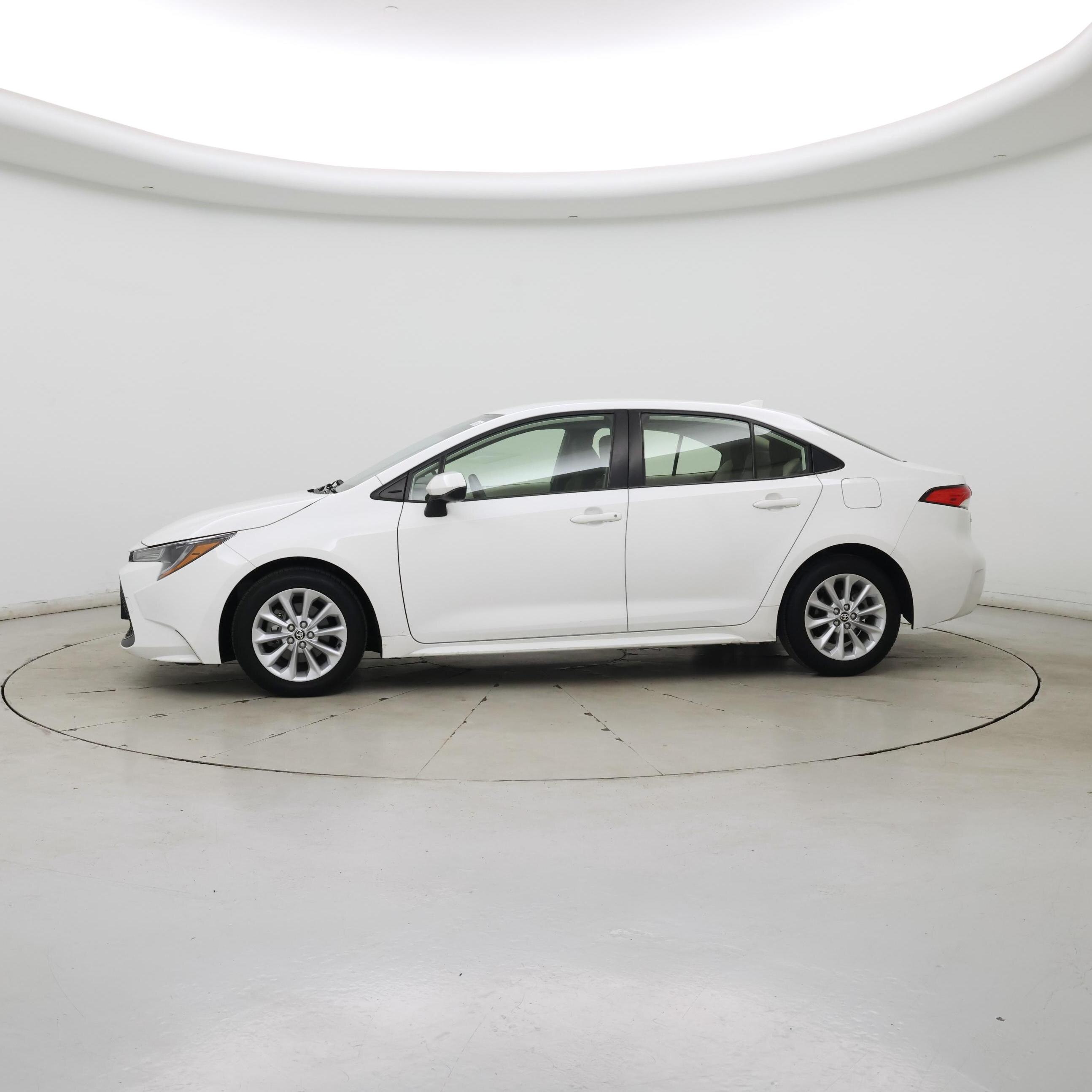 Thumbnail: 2022 Toyota Corolla - 3