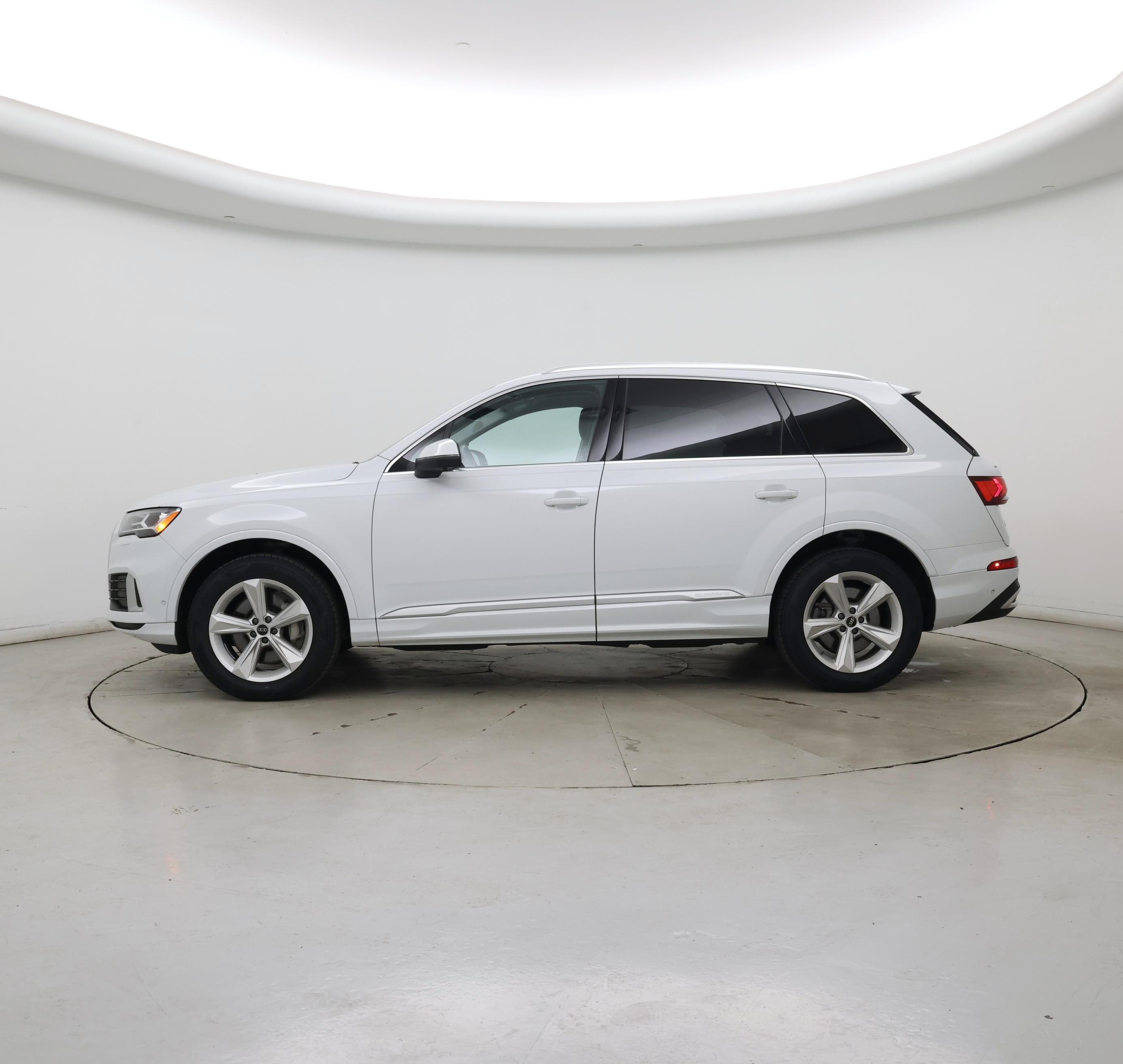 Thumbnail: 2022 Audi Q7 - 3