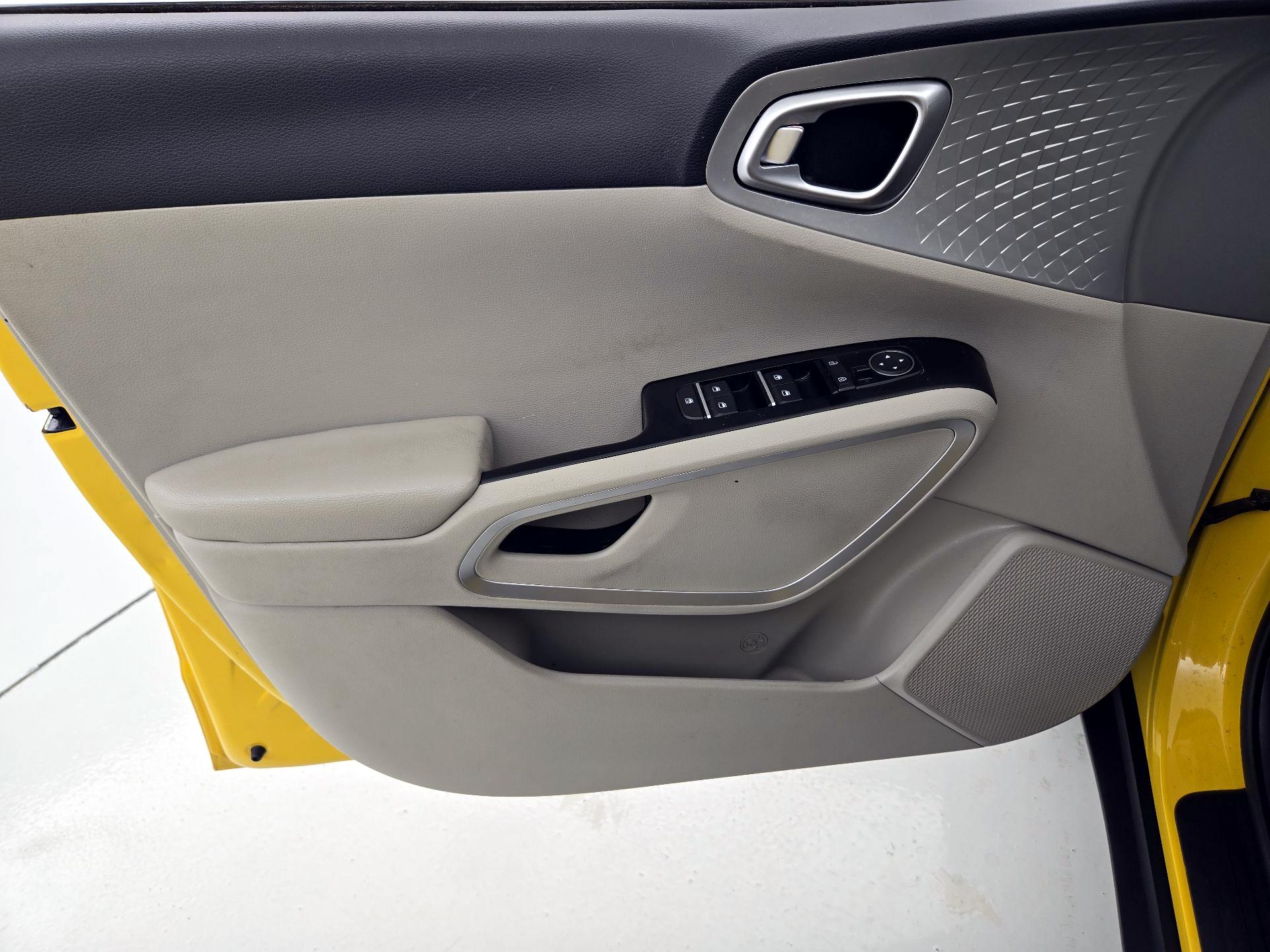 Thumbnail: 2020 Kia Soul - 12