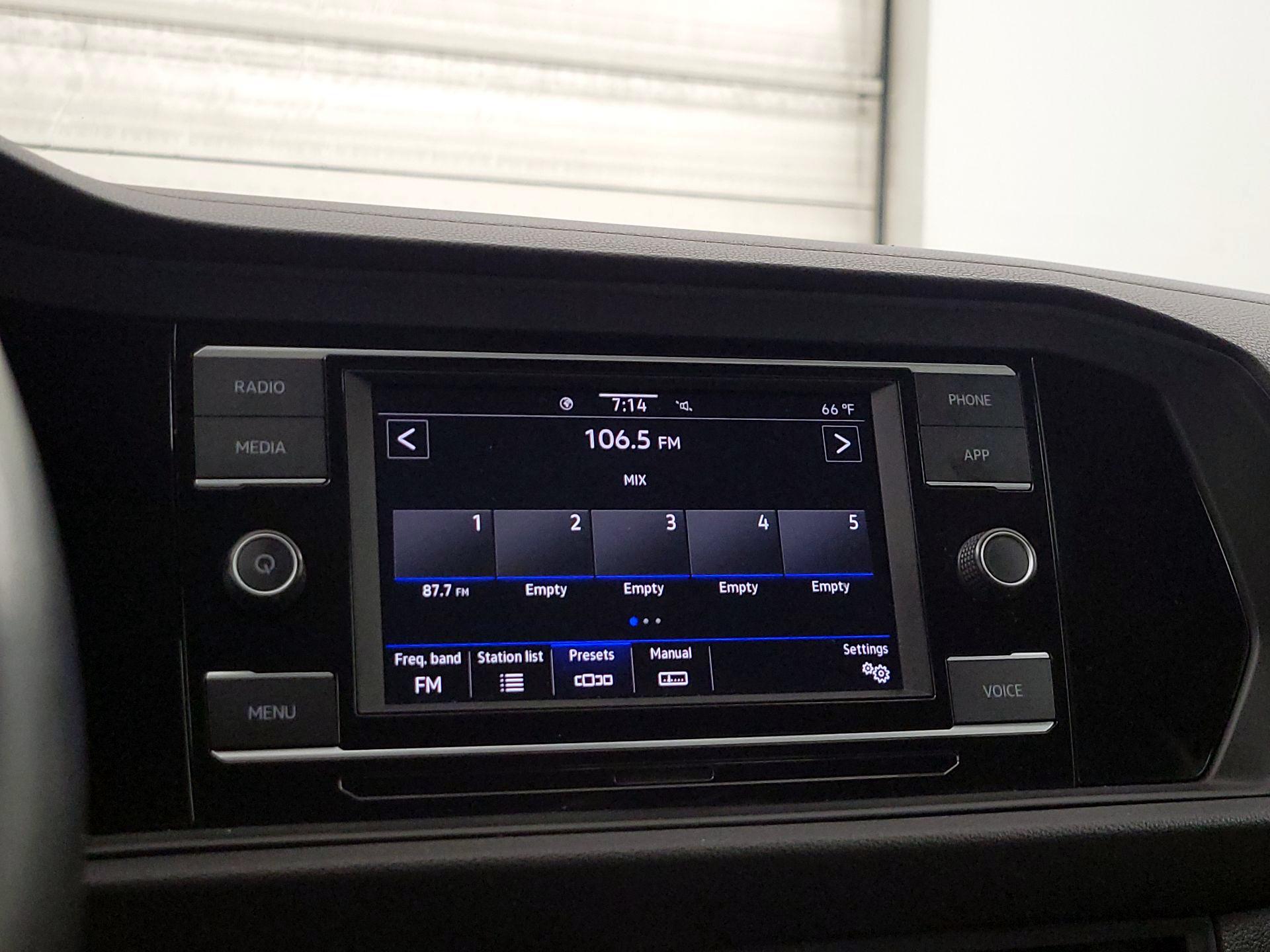 Thumbnail: 2021 Volkswagen Jetta - 15