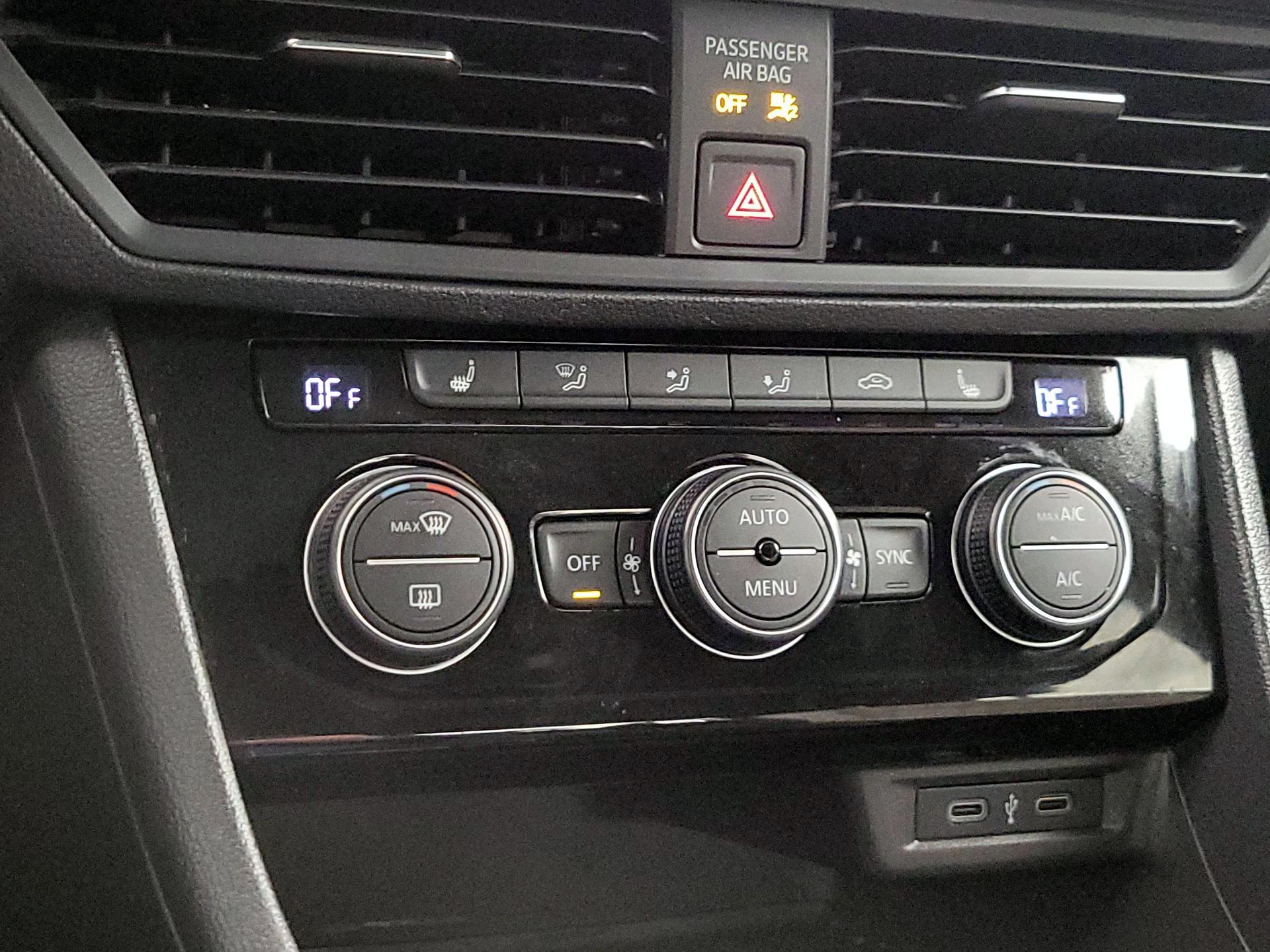 Thumbnail: 2021 Volkswagen Jetta - 16