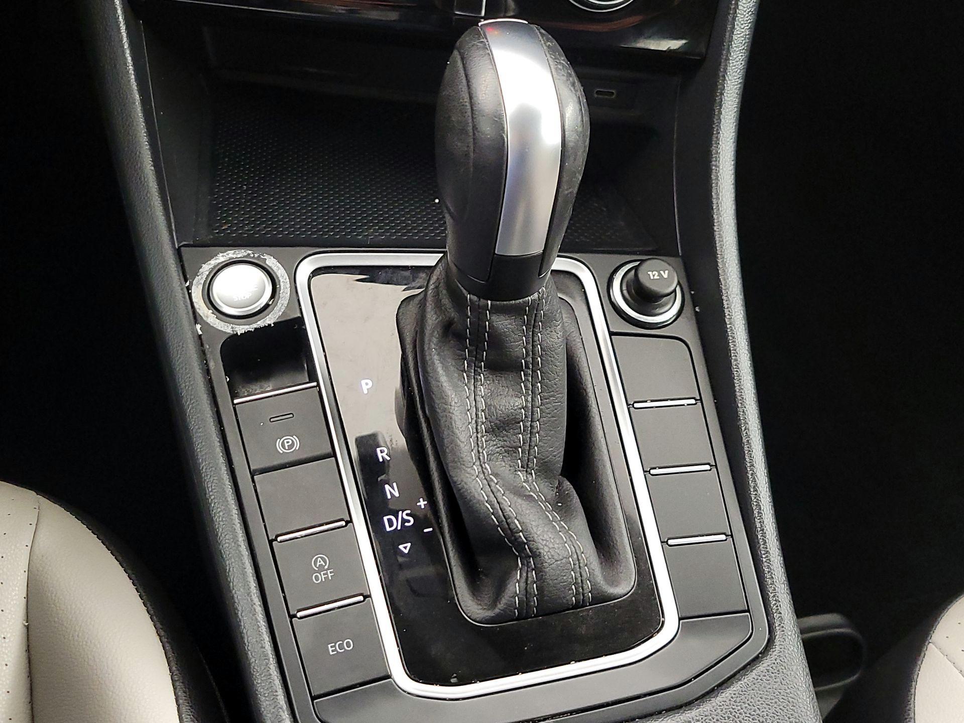 Thumbnail: 2021 Volkswagen Jetta - 17