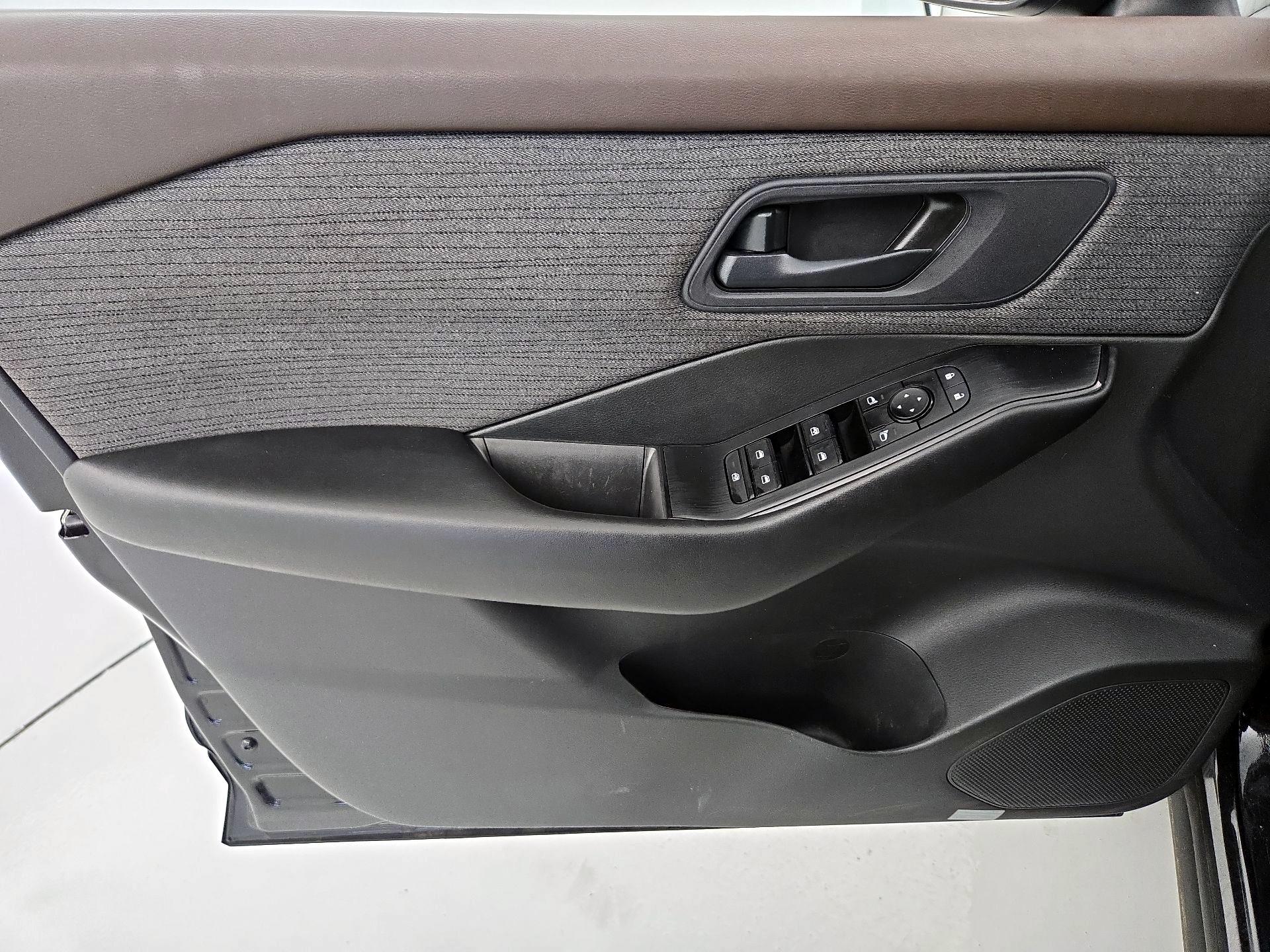 Thumbnail: 2023 Nissan Rogue - 12