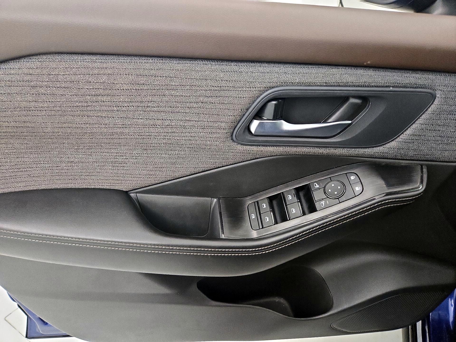 Thumbnail: 2023 Nissan Rogue - 12