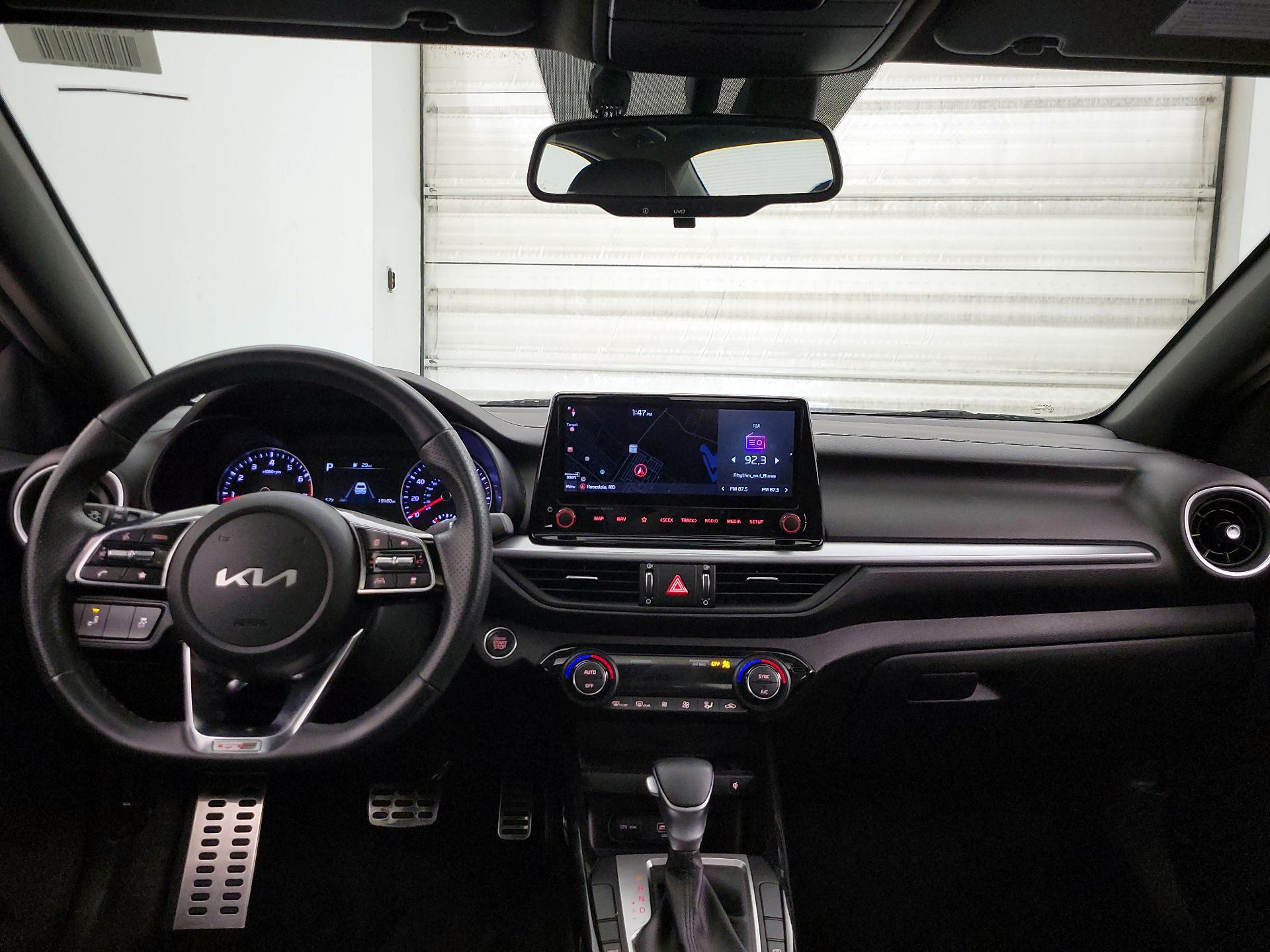 Thumbnail: 2022 Kia Forte - 9