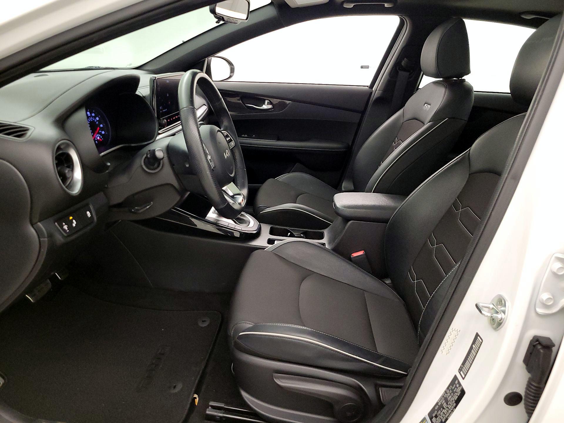 Thumbnail: 2022 Kia Forte - 11