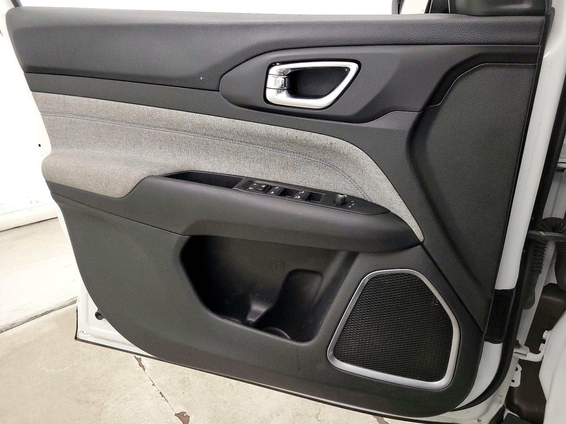 Thumbnail: 2022 Jeep Compass - 12