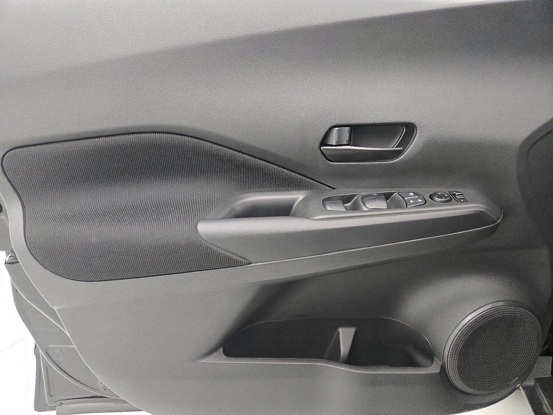 Thumbnail: 2023 Nissan Kicks - 12